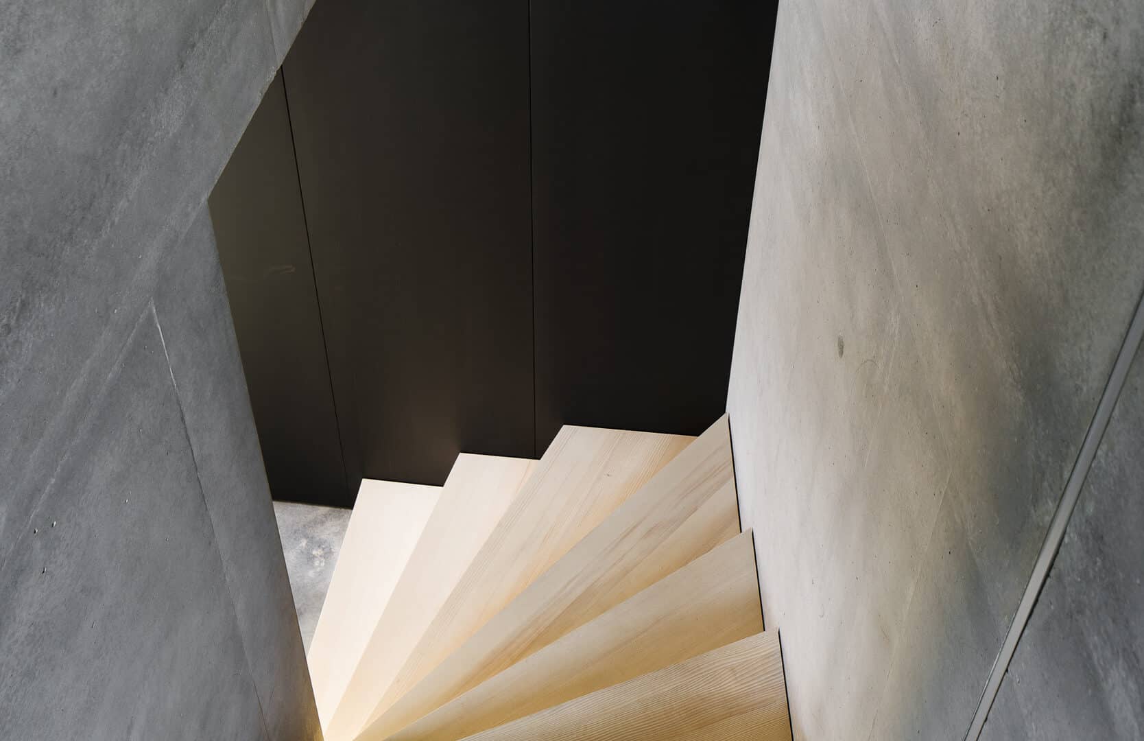 Treppe, Holz und Beton