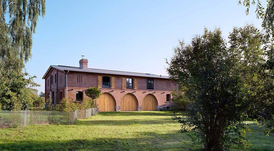 rote Scheune, Ferienhaus, Uckermark, besondere Architektur, Design