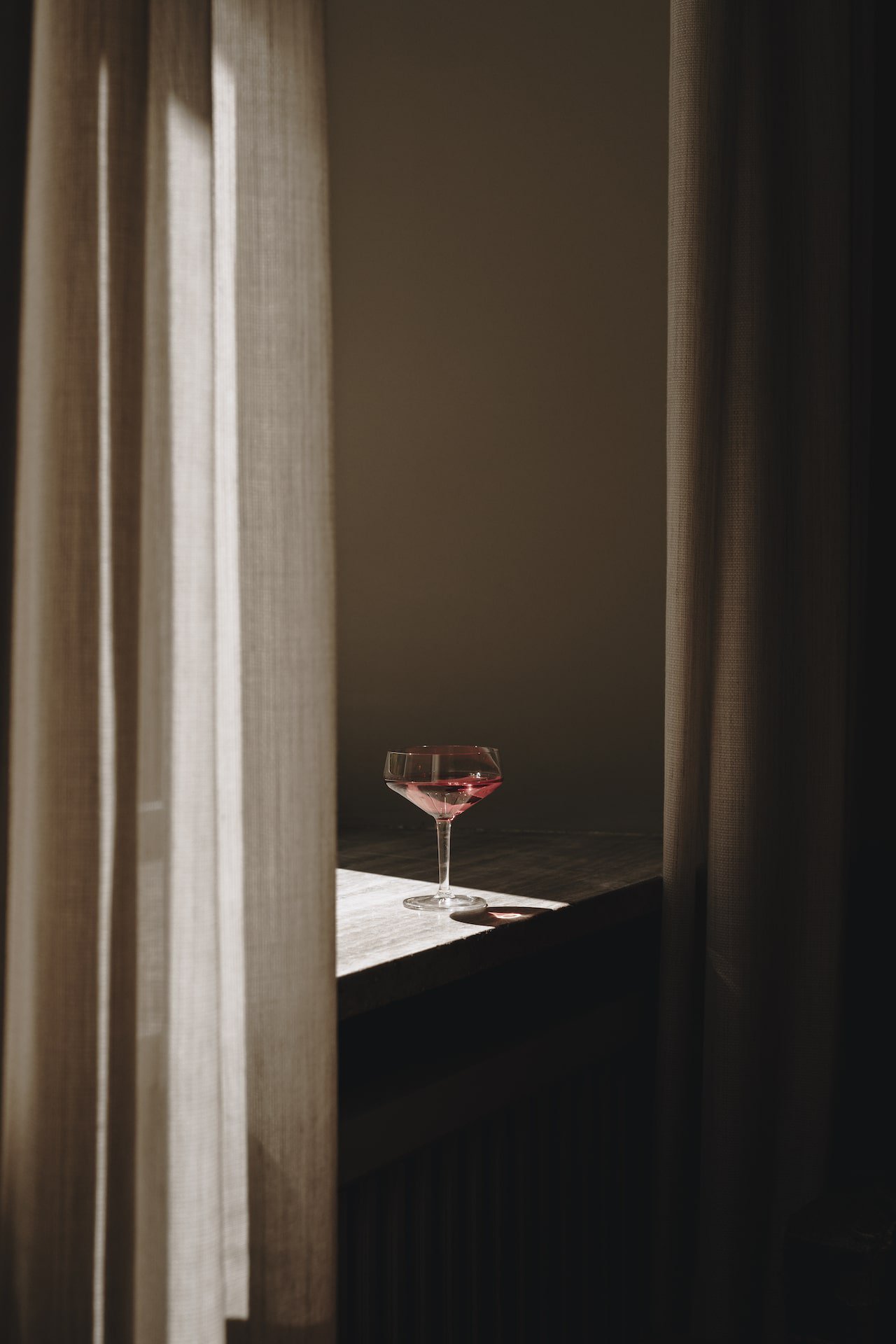 Detail: Drink auf Fensterbank im Parkhotel Mondschein