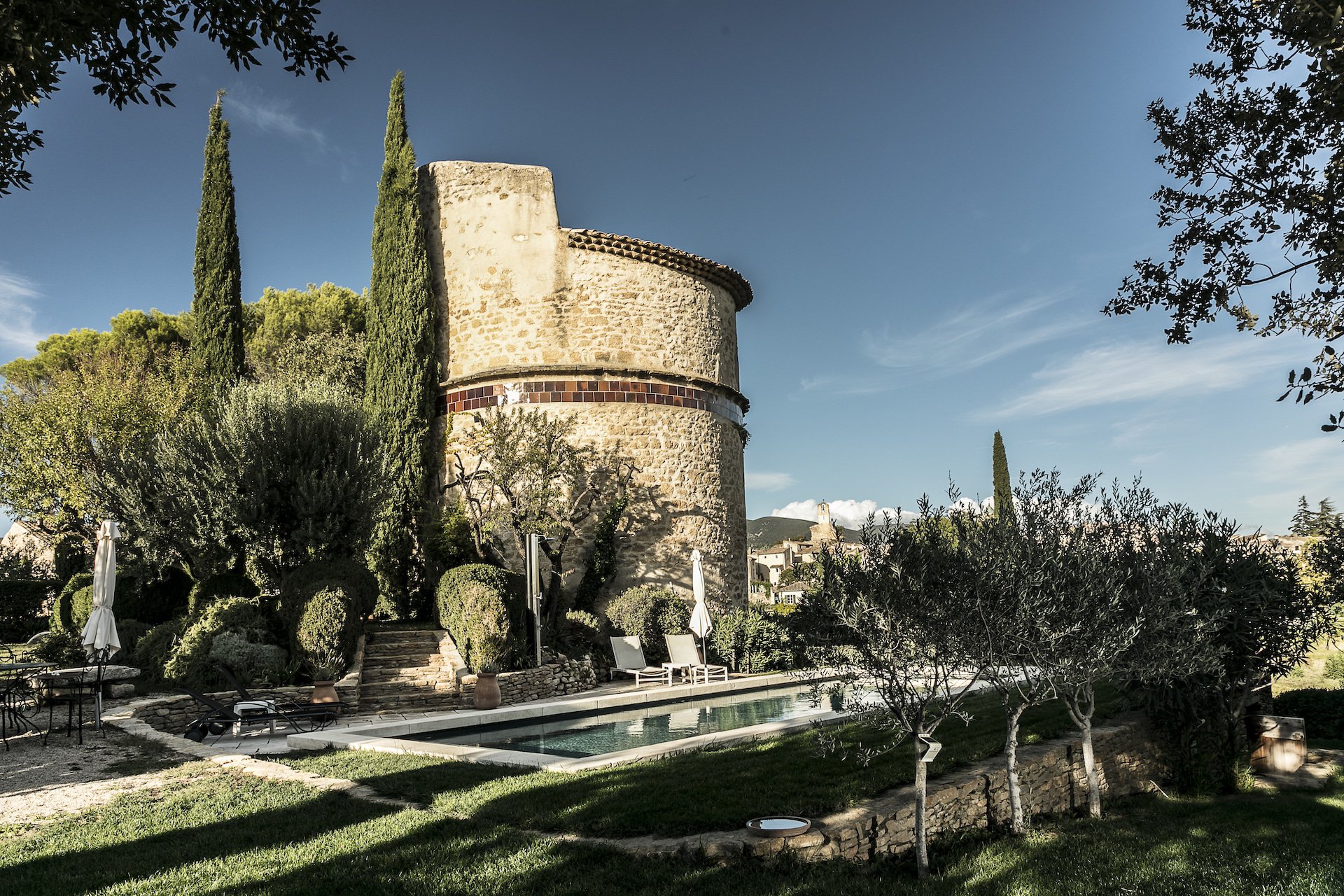 Taubenturm, Schloss Lourmarin, chateau Lourmarin, Pigeonnier, Ferienhaus Provence, Pool