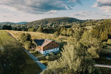 Bayrischer Wald, Bnb, Design-Fereinwohnungen, Yoga Retreat, Hideaway Deutschland, Ferienwohnungen in den Bergen, besondere Unterkunft Bayern, Holzhaus Bayern, Holzhaus Berge, Lieblingsquartiere