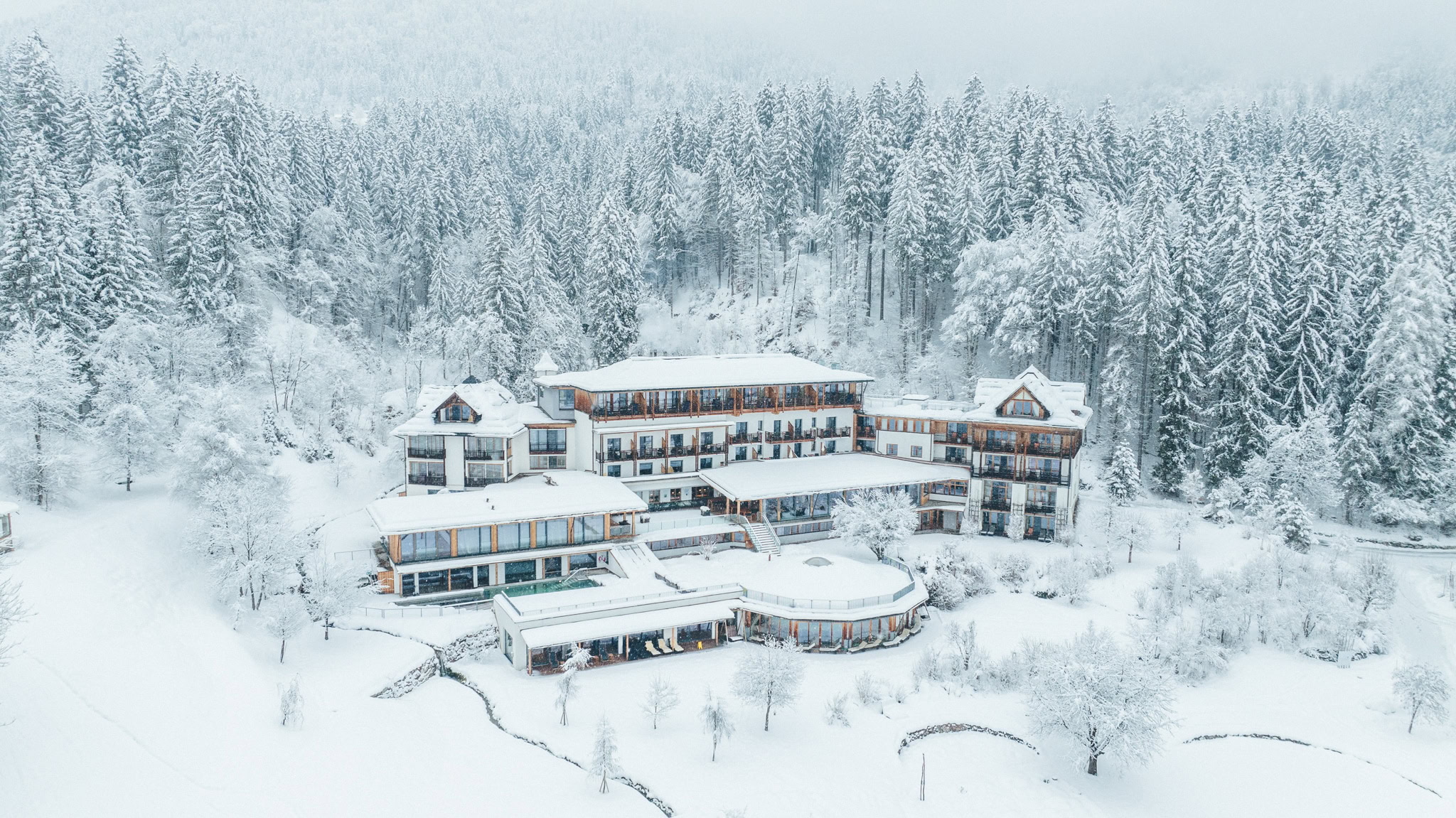 Das verschneite Hotel Daberer im Winter
