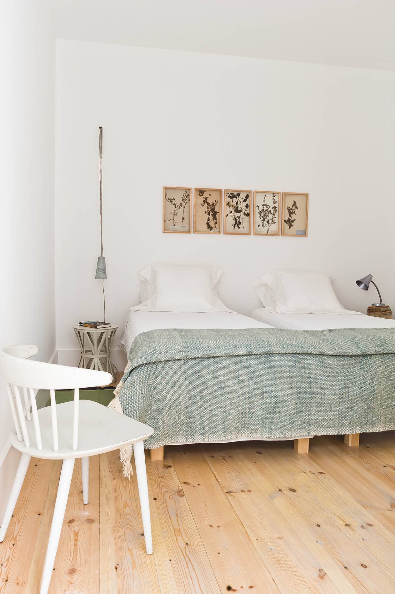 Doppelbett im Zimmer im Baixa House