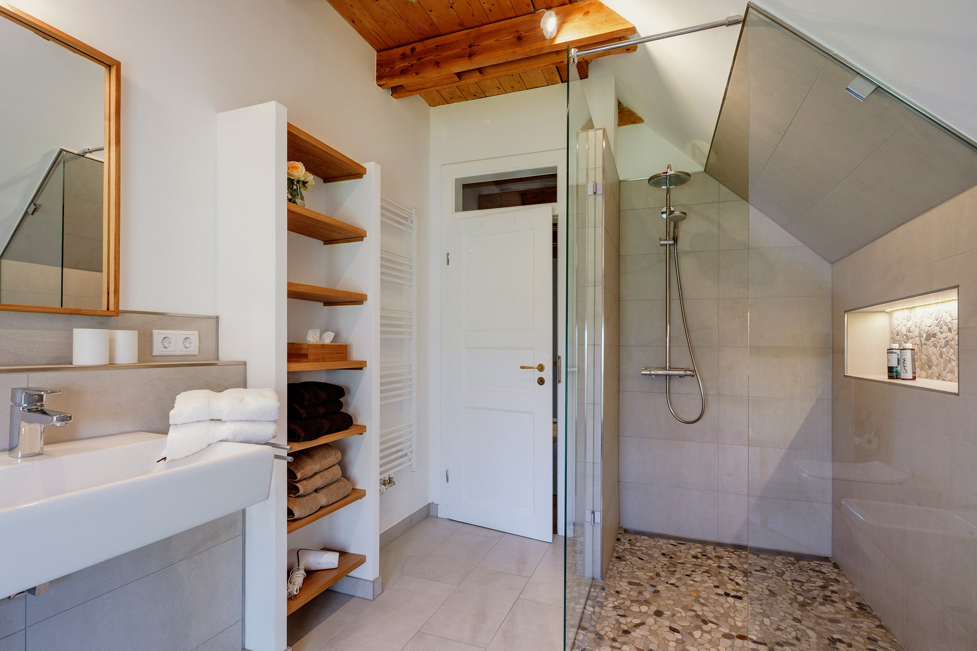 Huus Uelvesbüll, Ferienhaus an der Nordsee, Eiderstedt