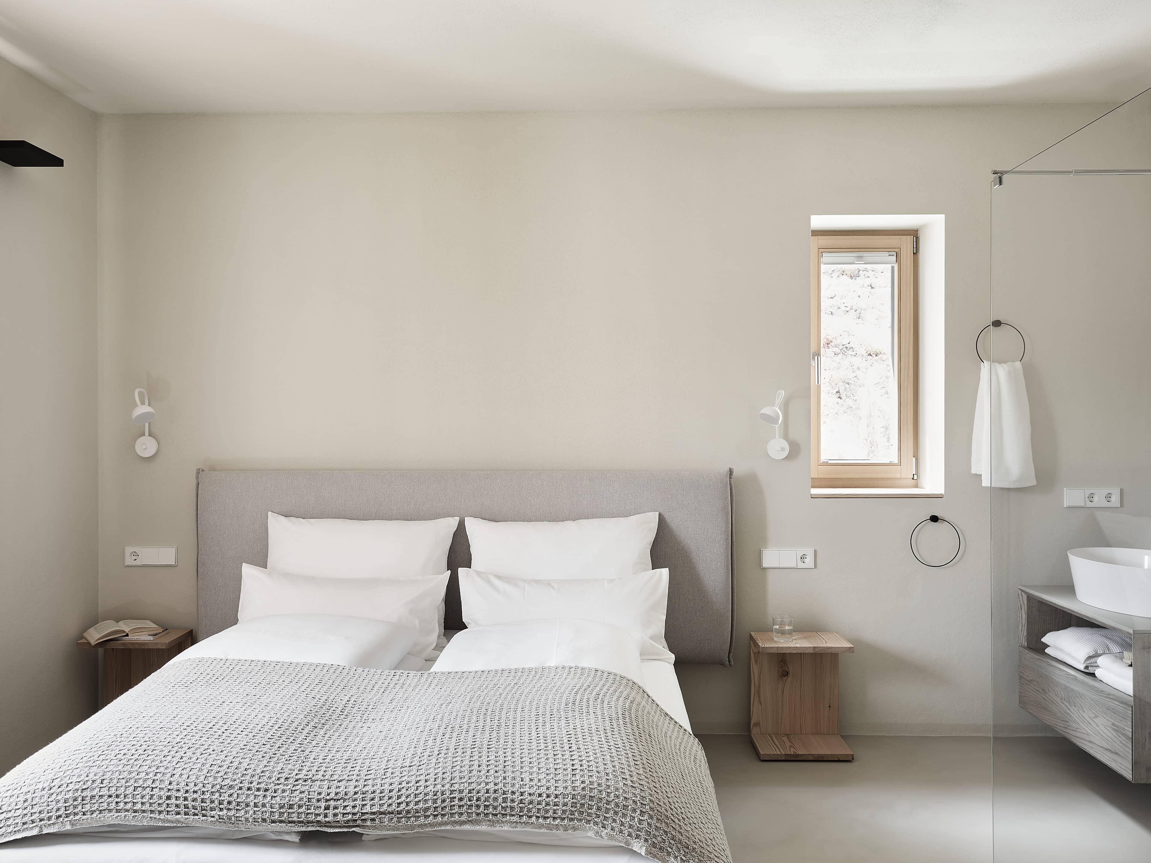 Doppelbett im Refugium Rochus