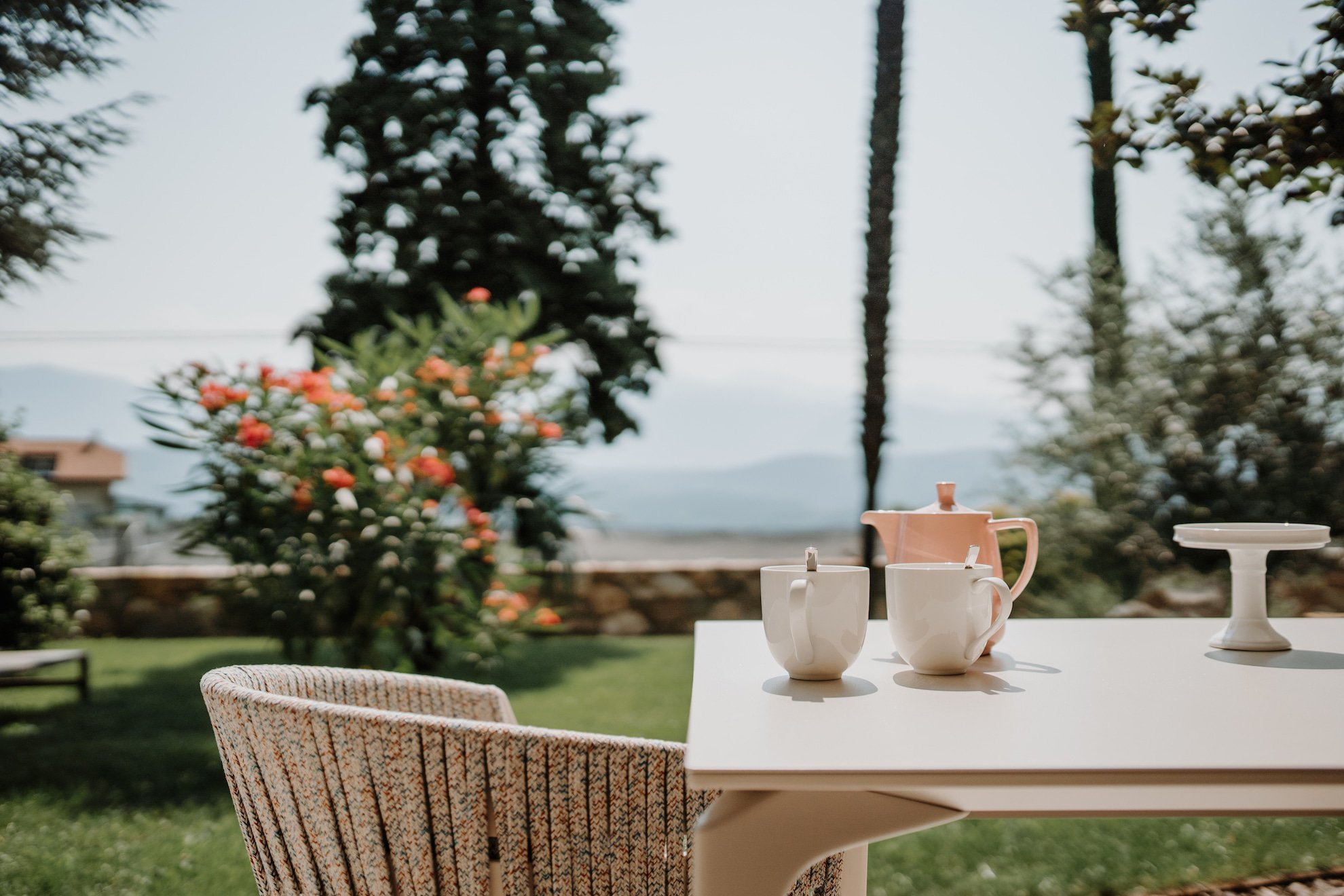 Kaffeezeit im Garten des Refugium Rochus