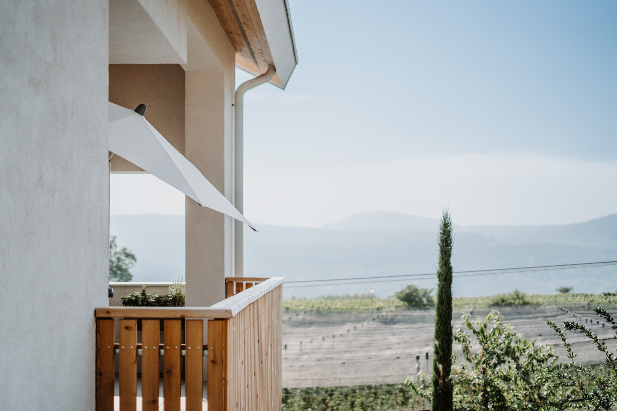 Balkon mit Blick auf die Berge im Refugium Rochus