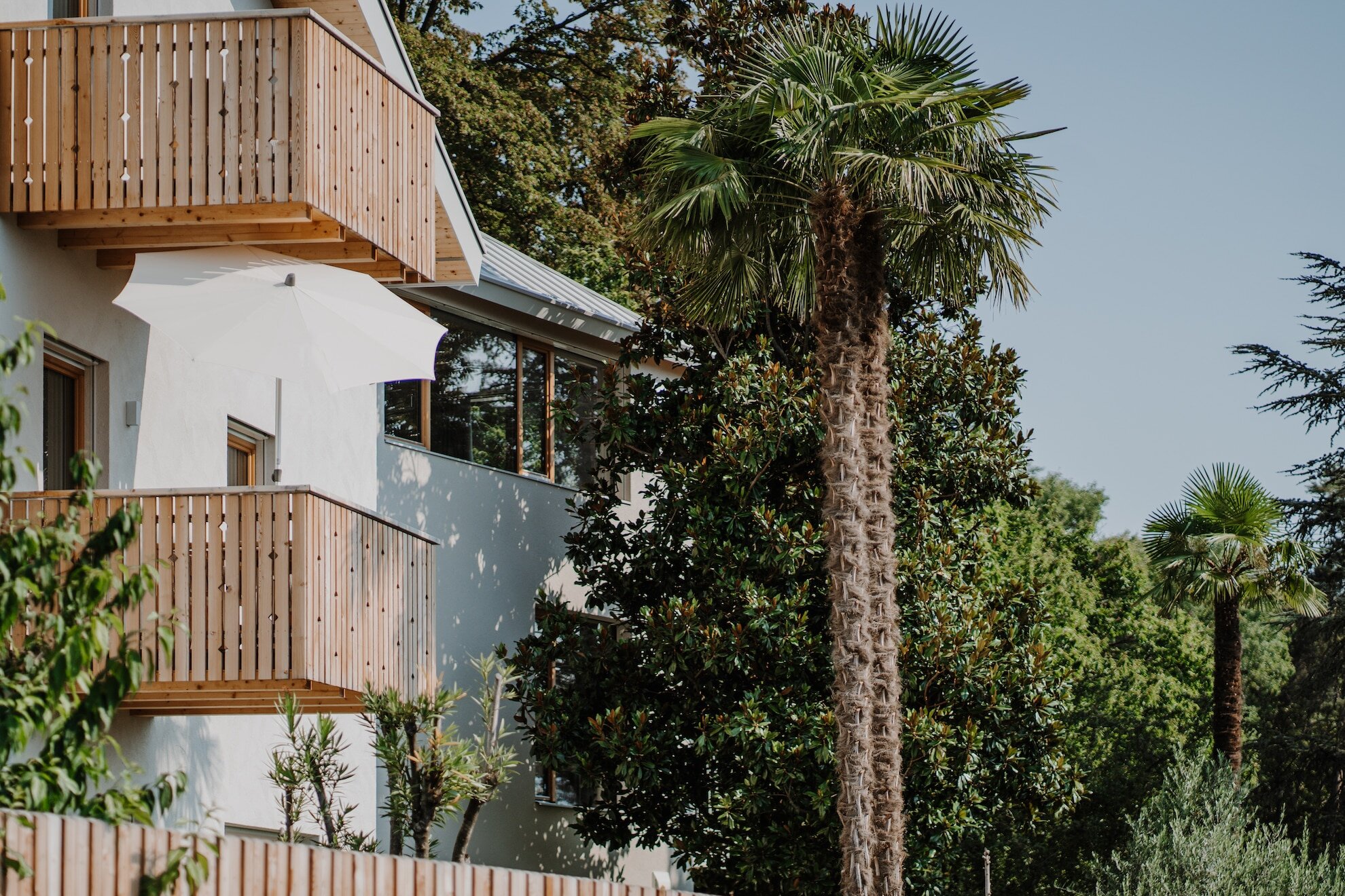 Holzbalkone im Refugium Rochus