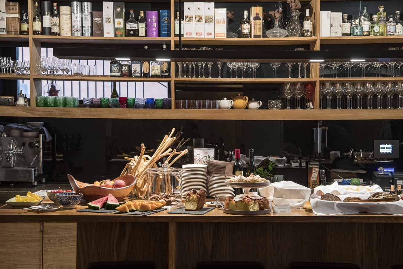 Frühstücksbuffet im Haus am Turm in Südtirol