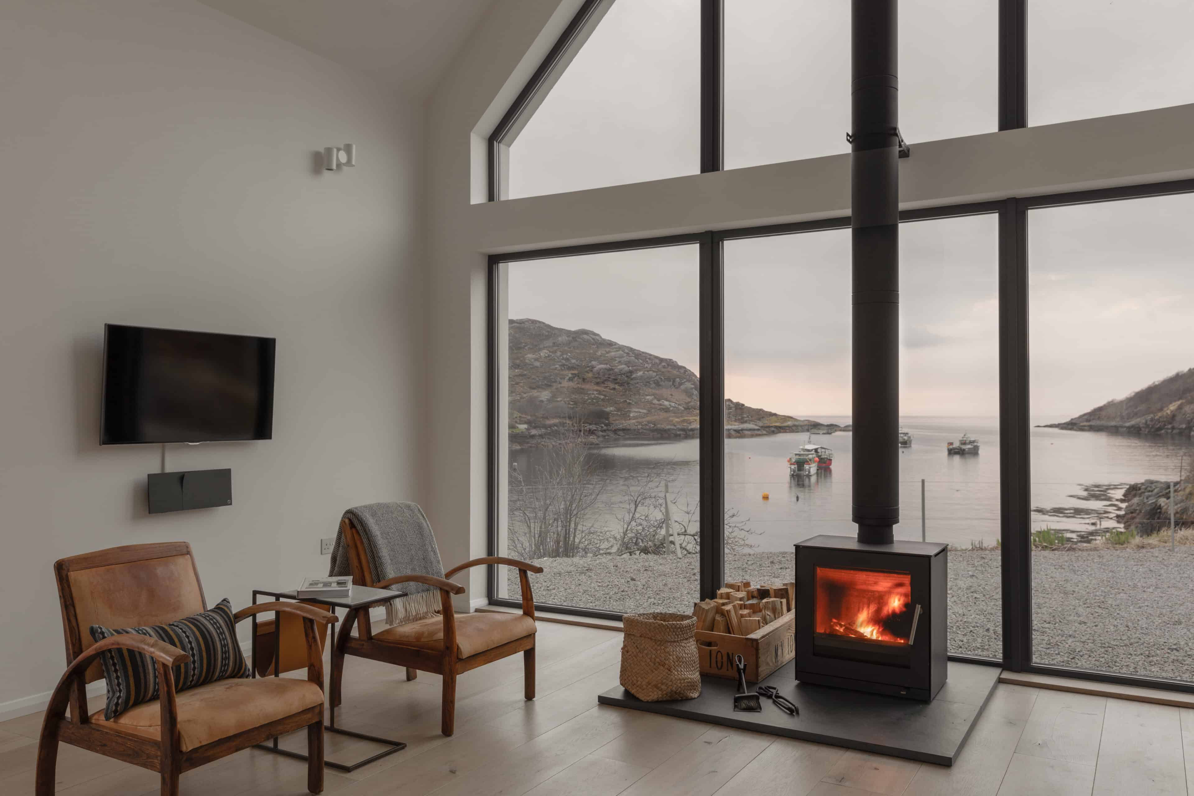 Wohnzimmer mit Kamin im Net Store