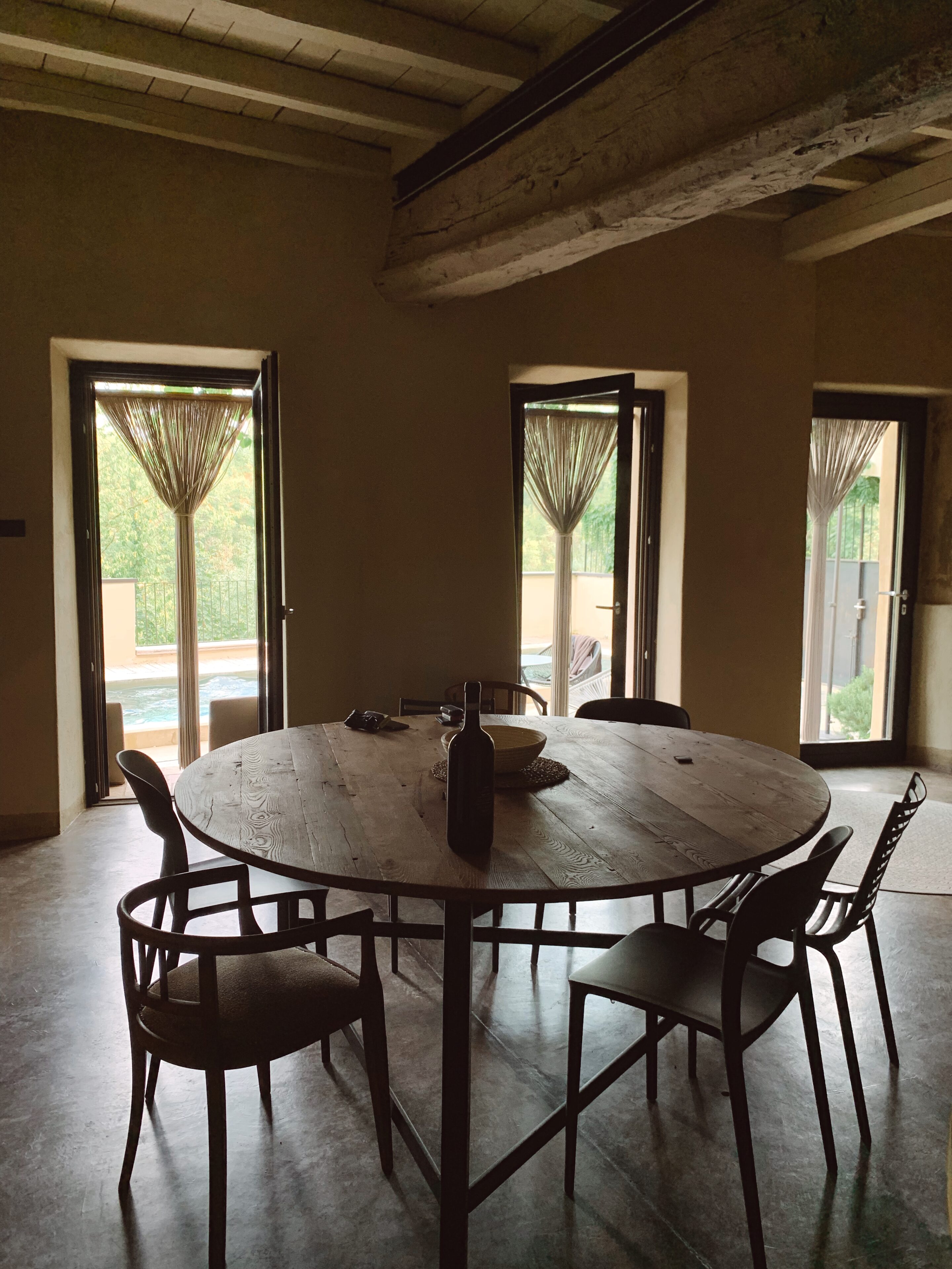 Esstisch im Castello, Serafina