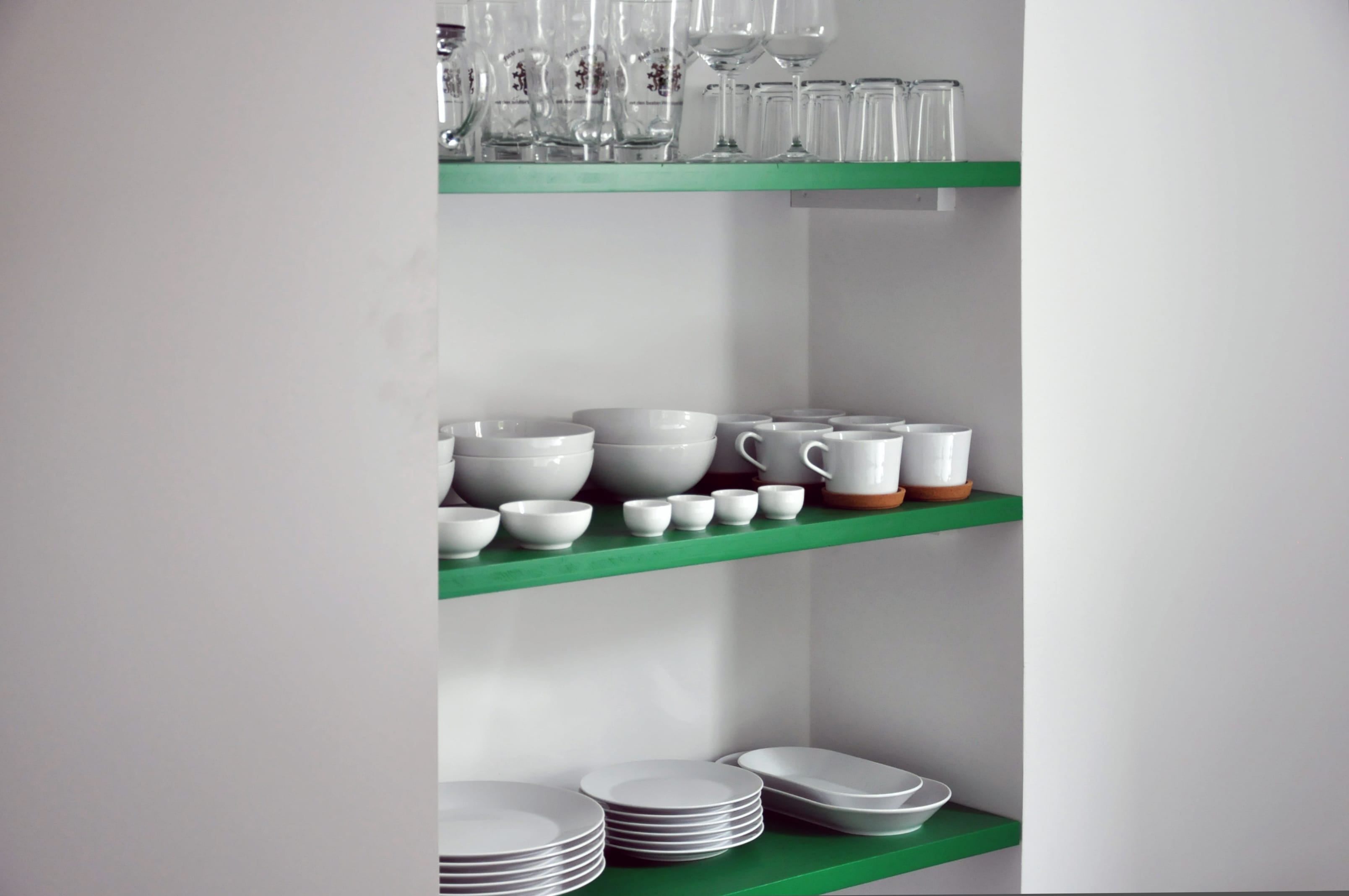 Küchenregal in der Ferienwohnung im Schockelgaul