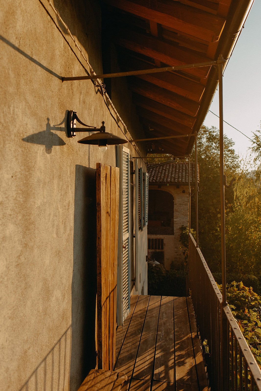 Balkon eines Hauses des Serafina Vereins