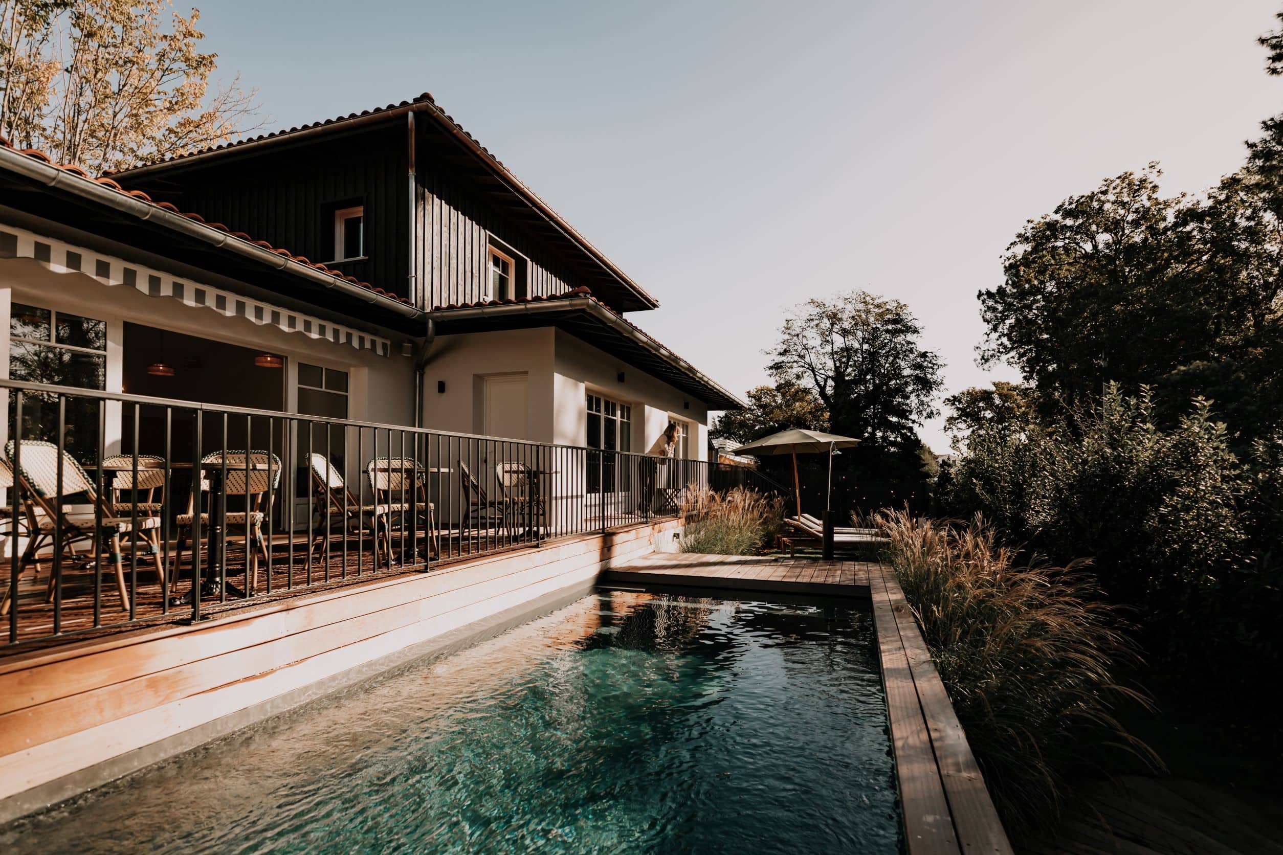 Pool beim Hotel Chez Brens