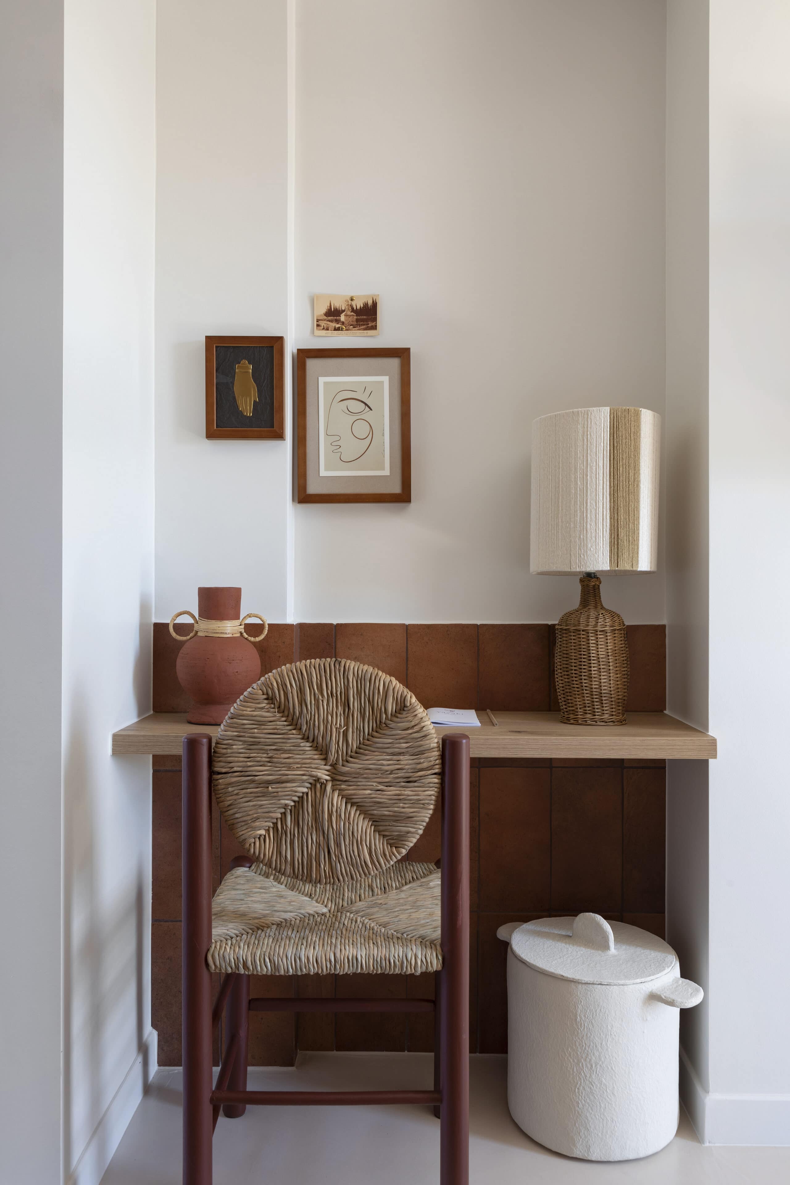 Schreibtisch im Hotel Yayaki