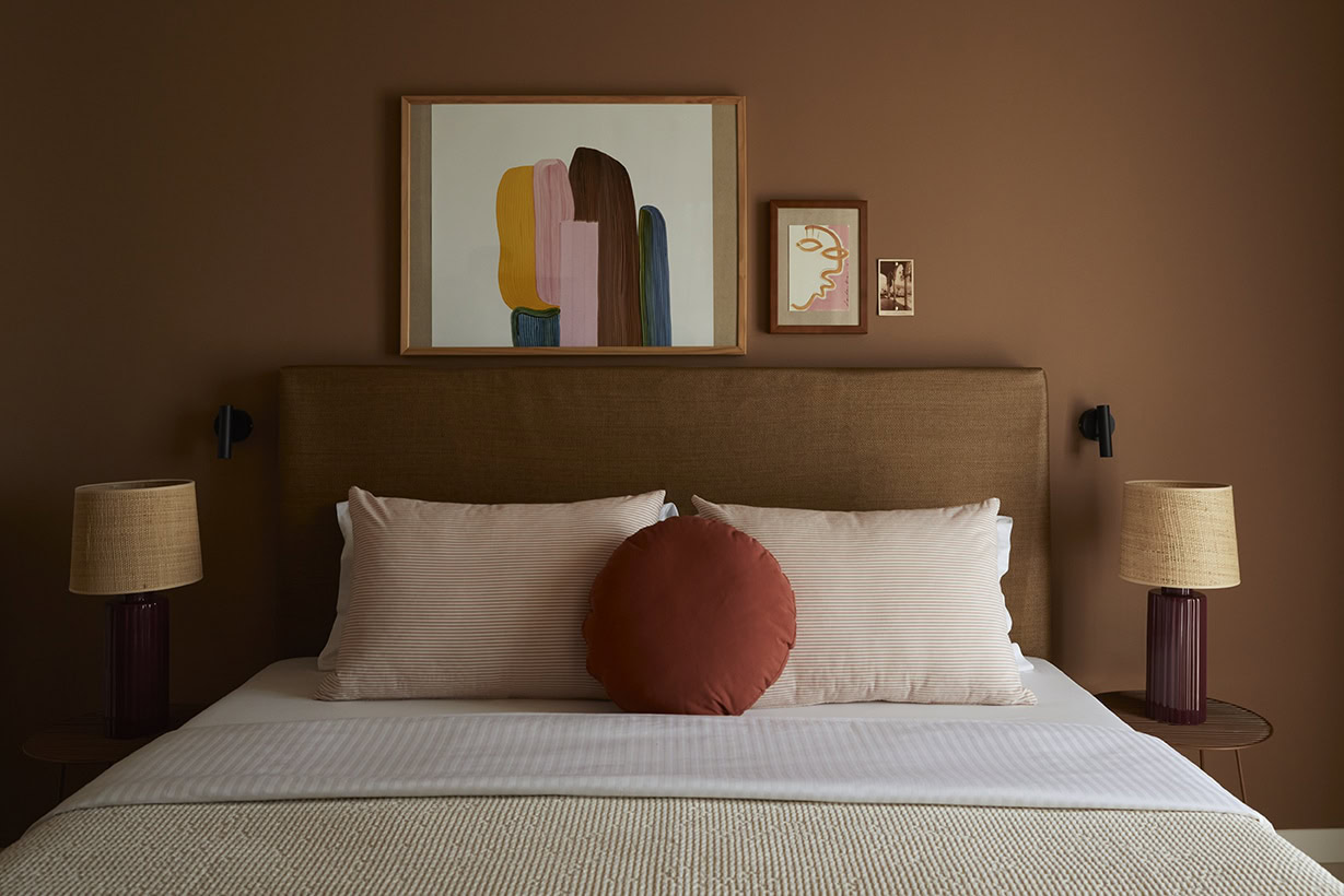 Doppelbett im Schlafzimmer im Hotel Yayaki