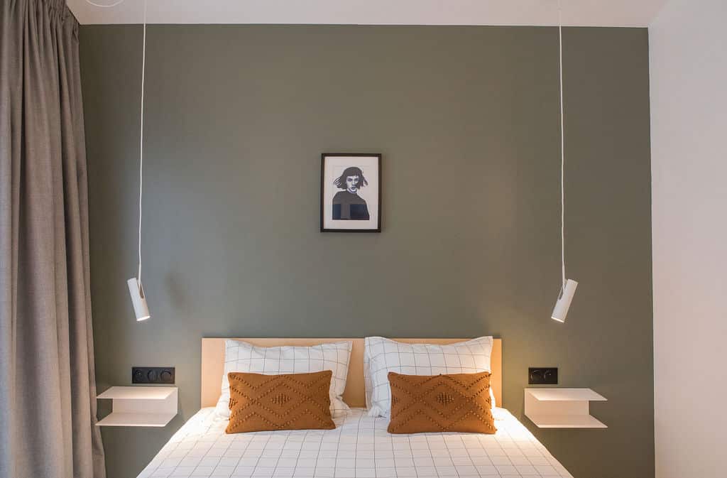 Schlafzimmer mit Doppelbett, Salty Woods