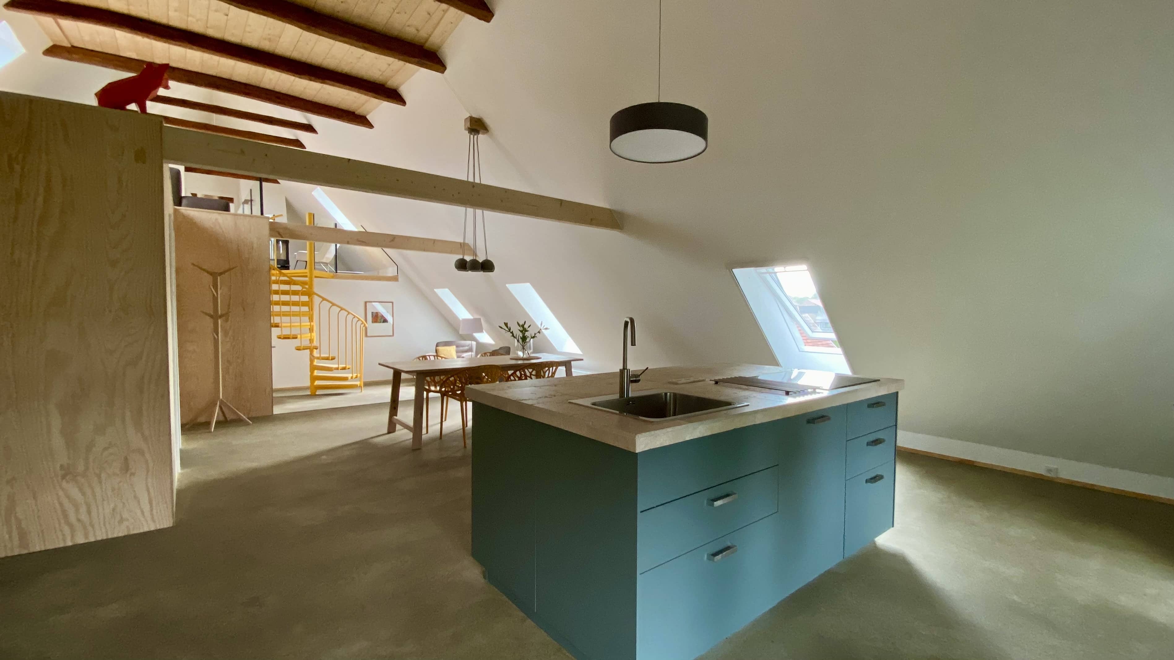 Loft kit Küchentresen im Ulmenhof