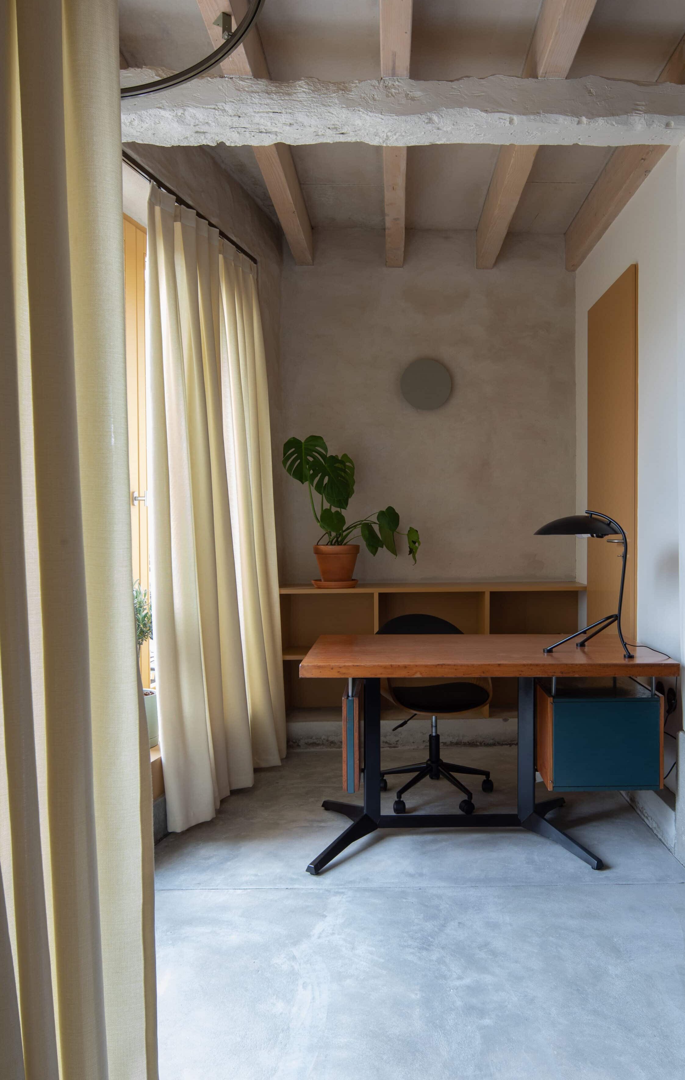 Schreibtisch im Hotel Na Travessa Suites