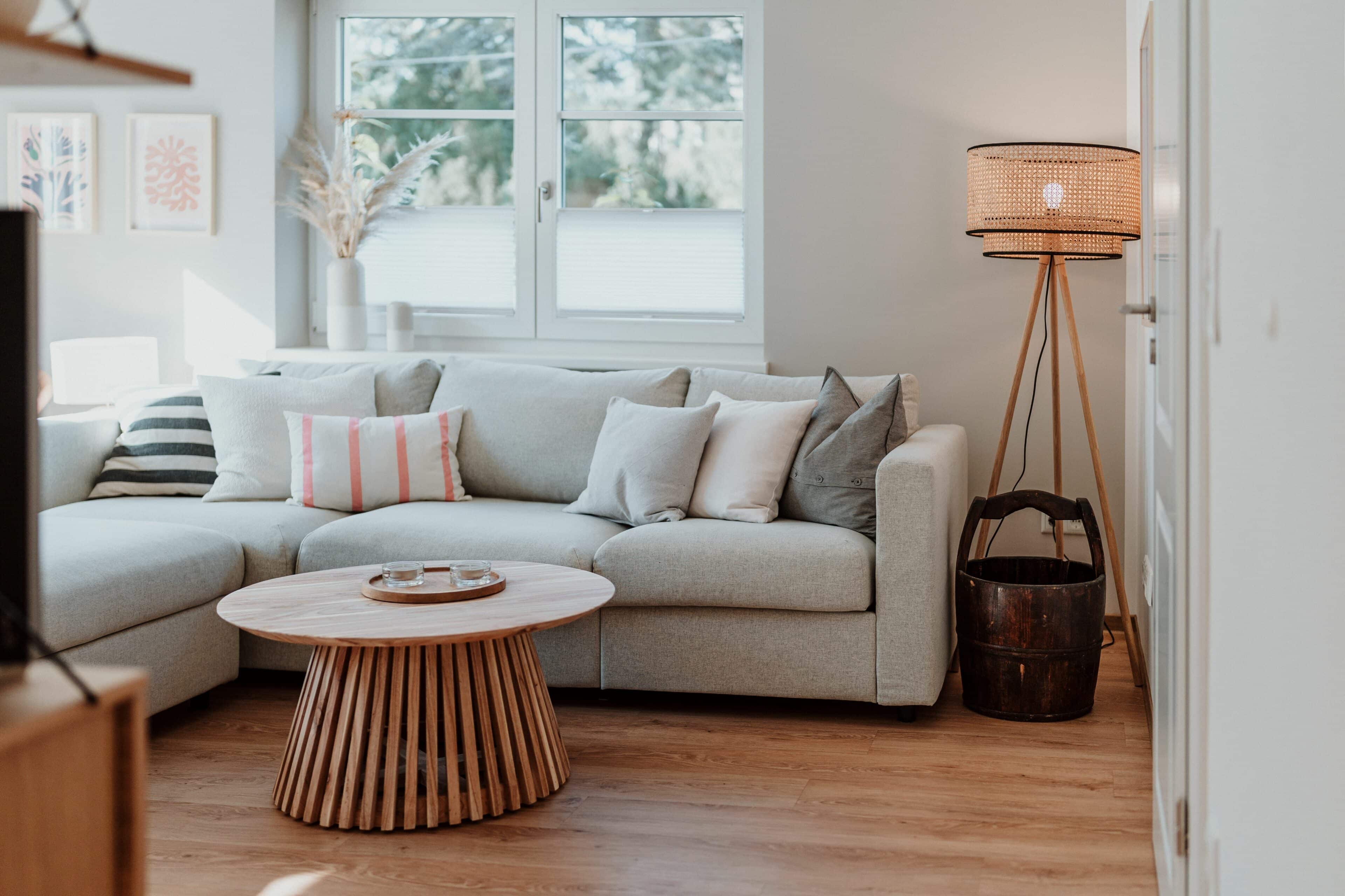 Wohnzimmer mit Couch im Spreewaldhaus