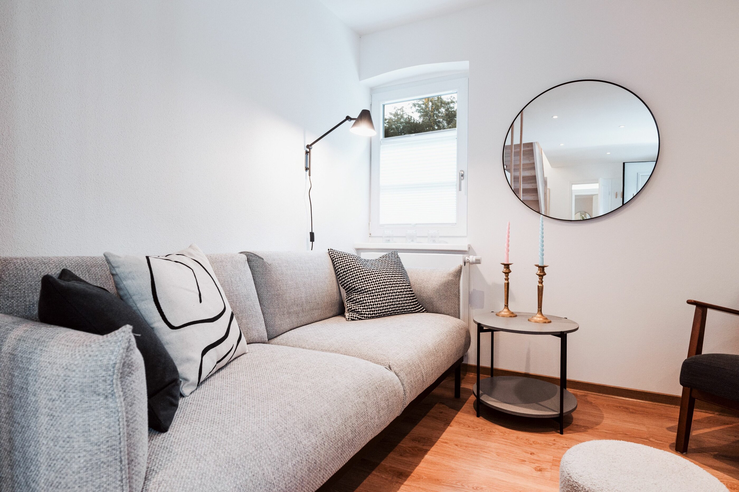 Wohnzimmer mit Couch im Spreewaldhaus