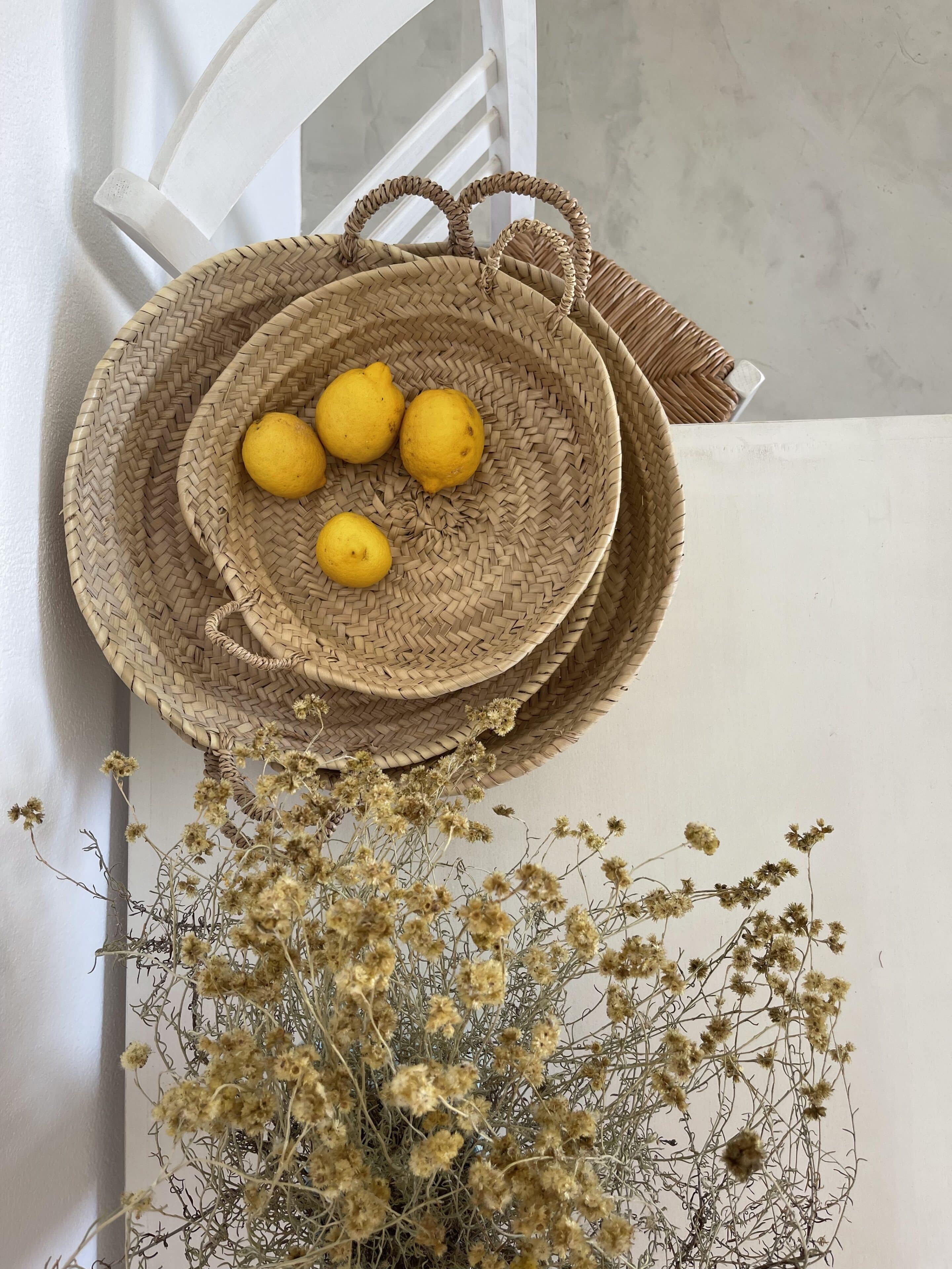 Detail: Körbe mit Obst in der Villa Zoé