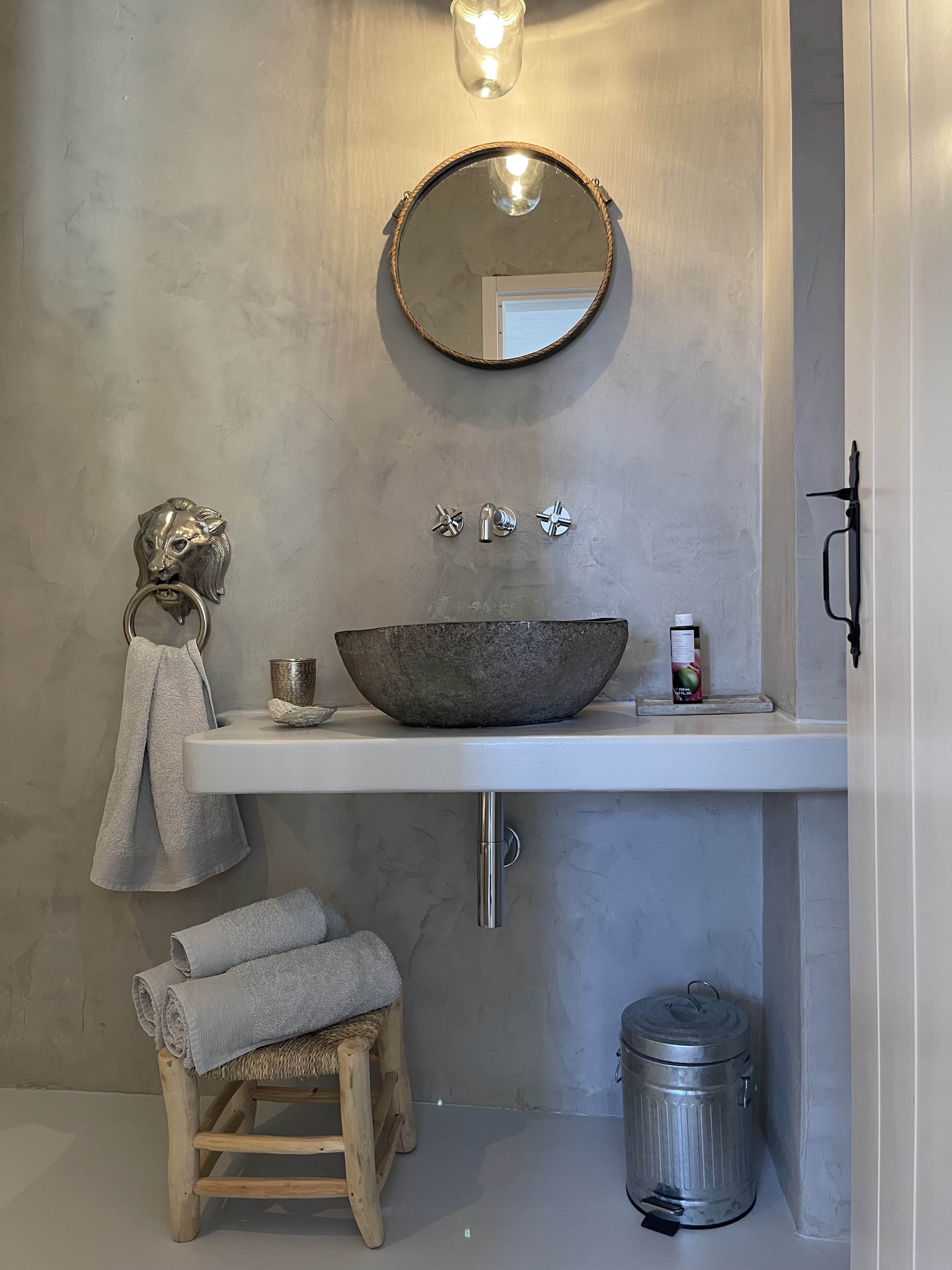 Waschbecken im Badezimmer der Villa Zoé