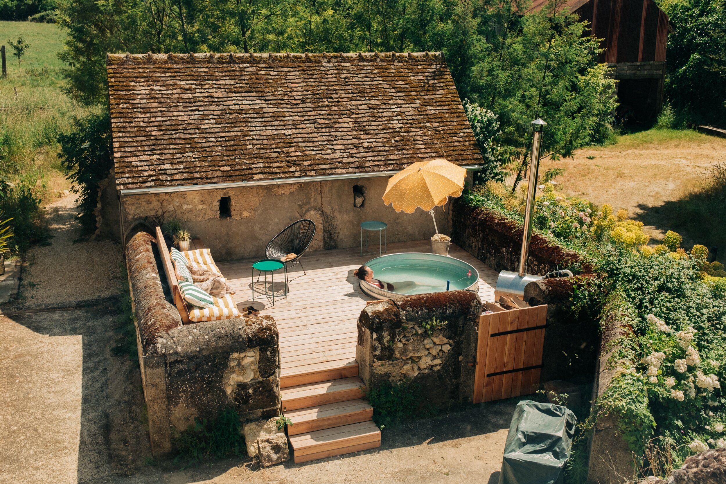 Outdoor-Platz und Pool, Maison Le Détour