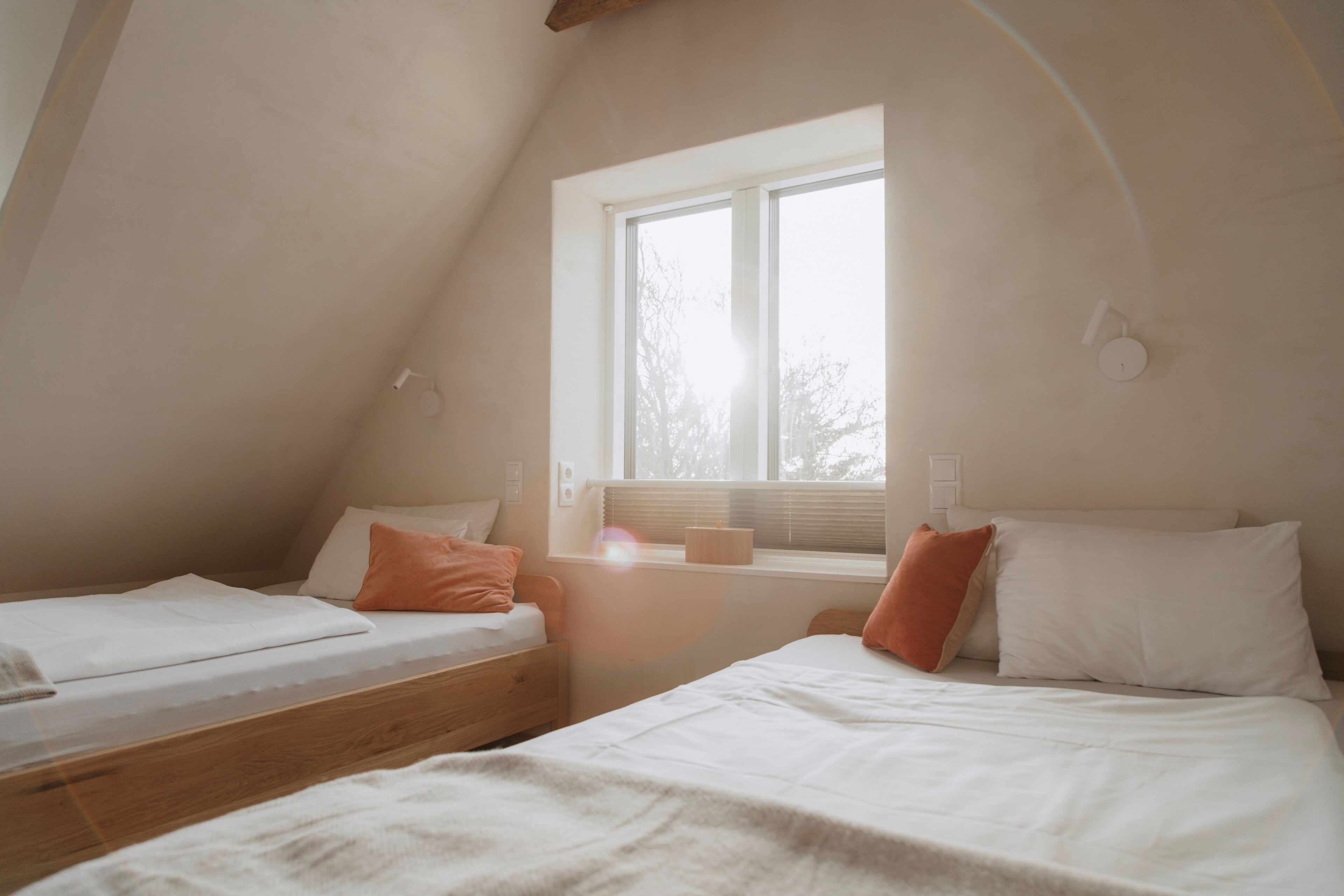 Schlafzimmer mit zwei Einzelbetten im NorderdiekHuus