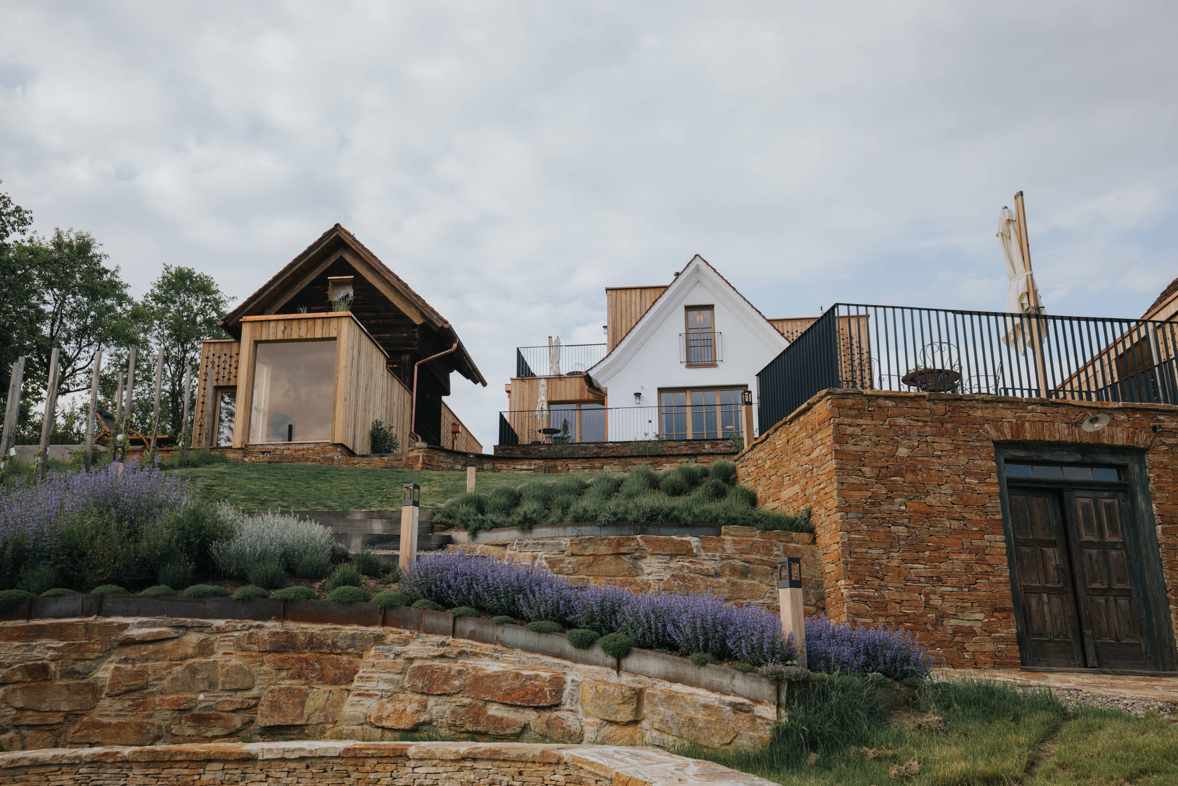 Treppe im Garten mit Lavendel, Am Wildbachberg