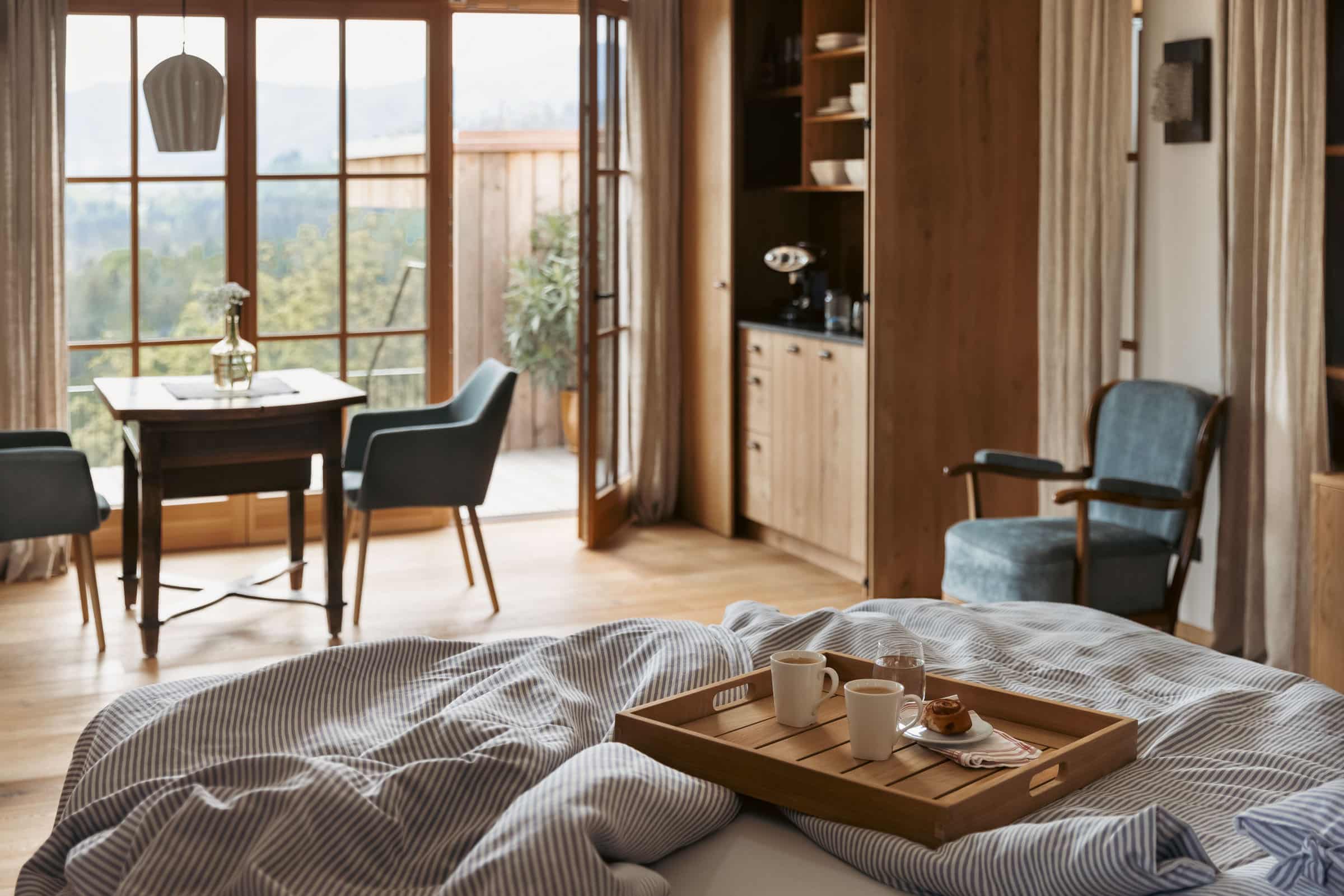 Wohnzimmer mit Esstisch, Am Wildbachberg