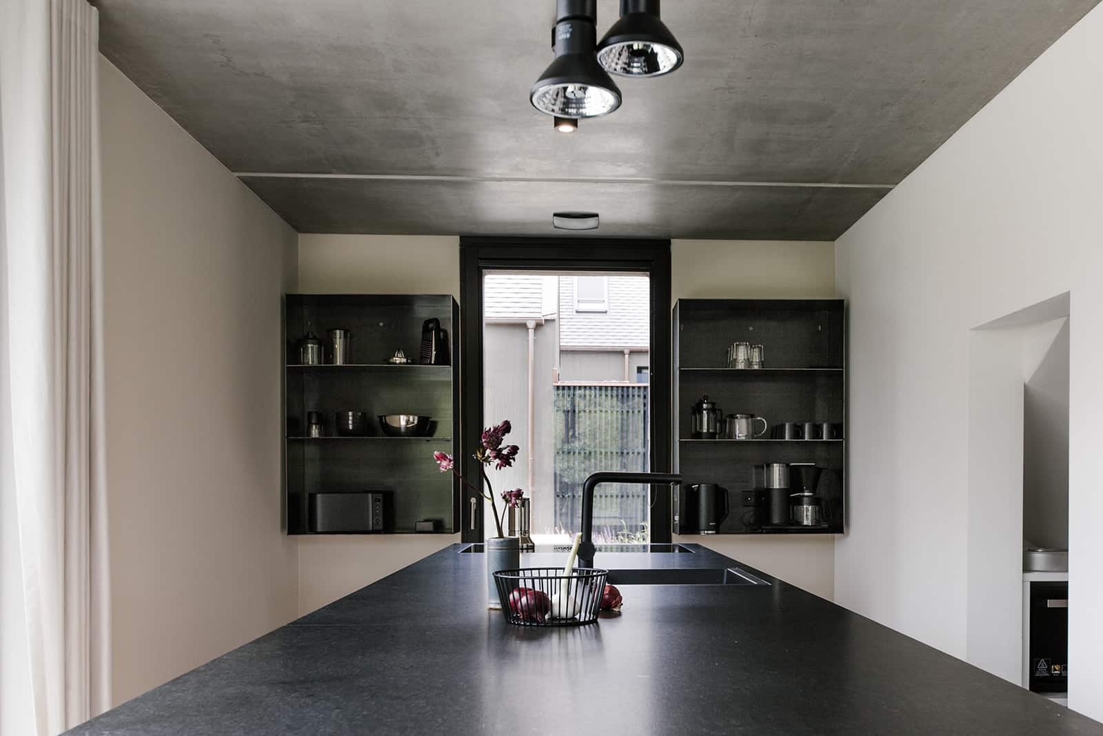 Küchenblock und -regale