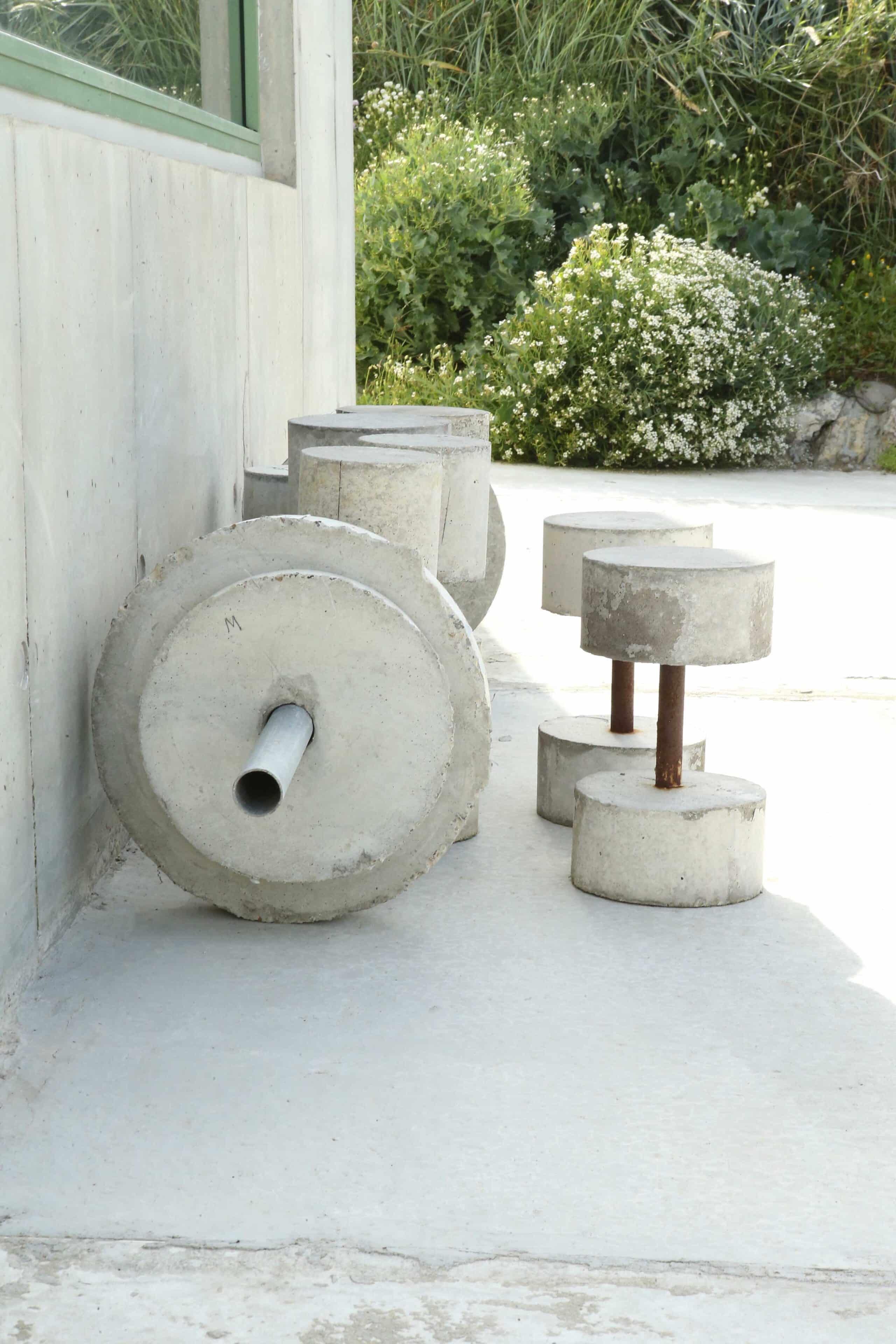 Workout-Geräte aus Beton