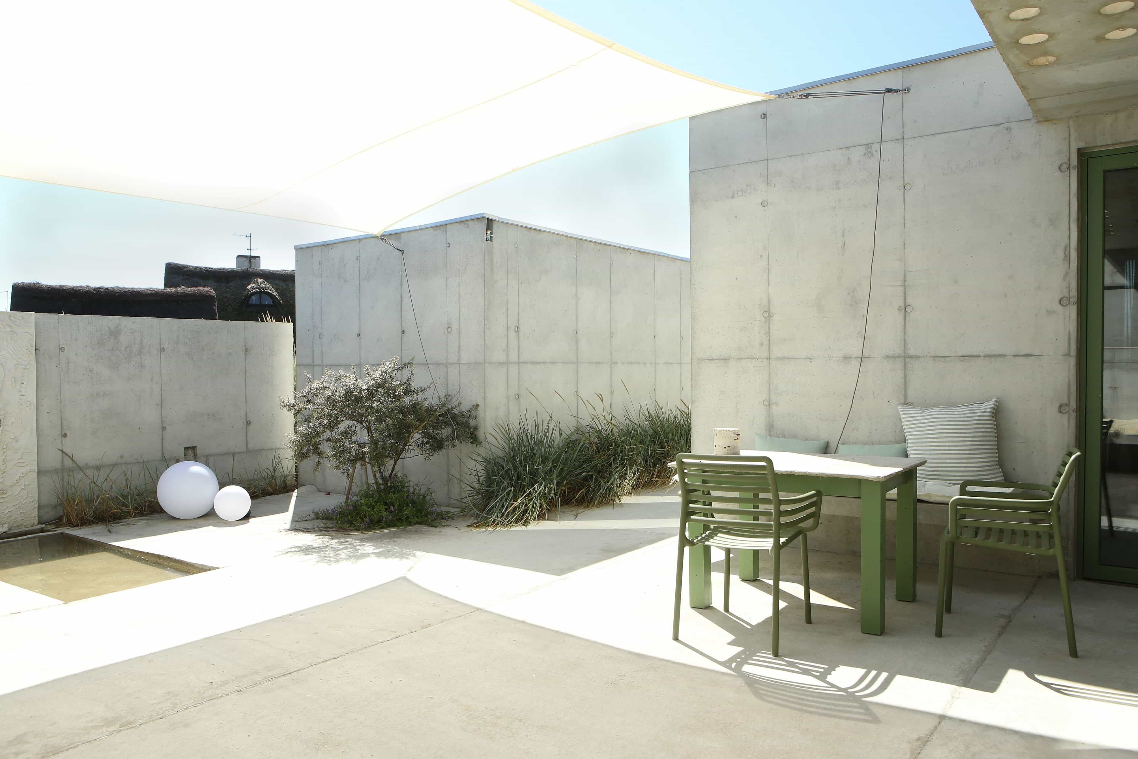 Sonniger Terrassenbereich