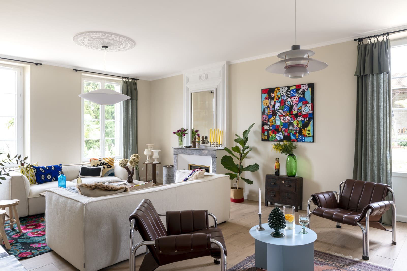 Wohnzimmer mit Lounge-Ecke