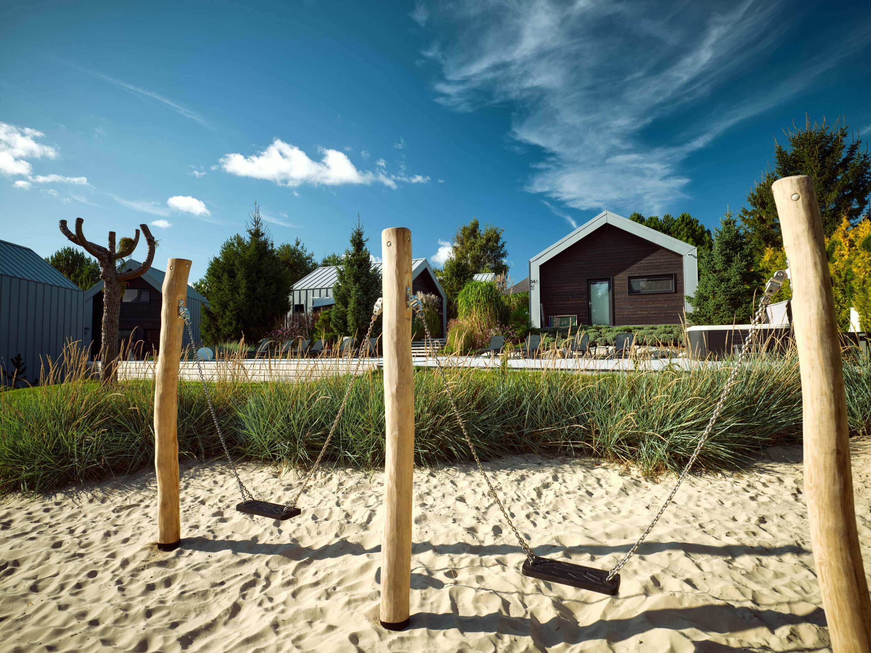 Spielplatz mit Schaukel