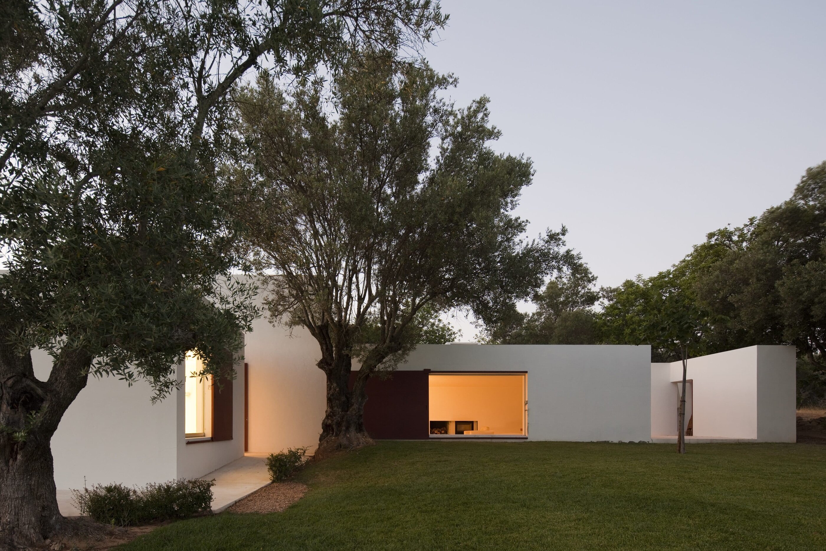 Blick auf erleuchtetes Haus, Casa Agostos