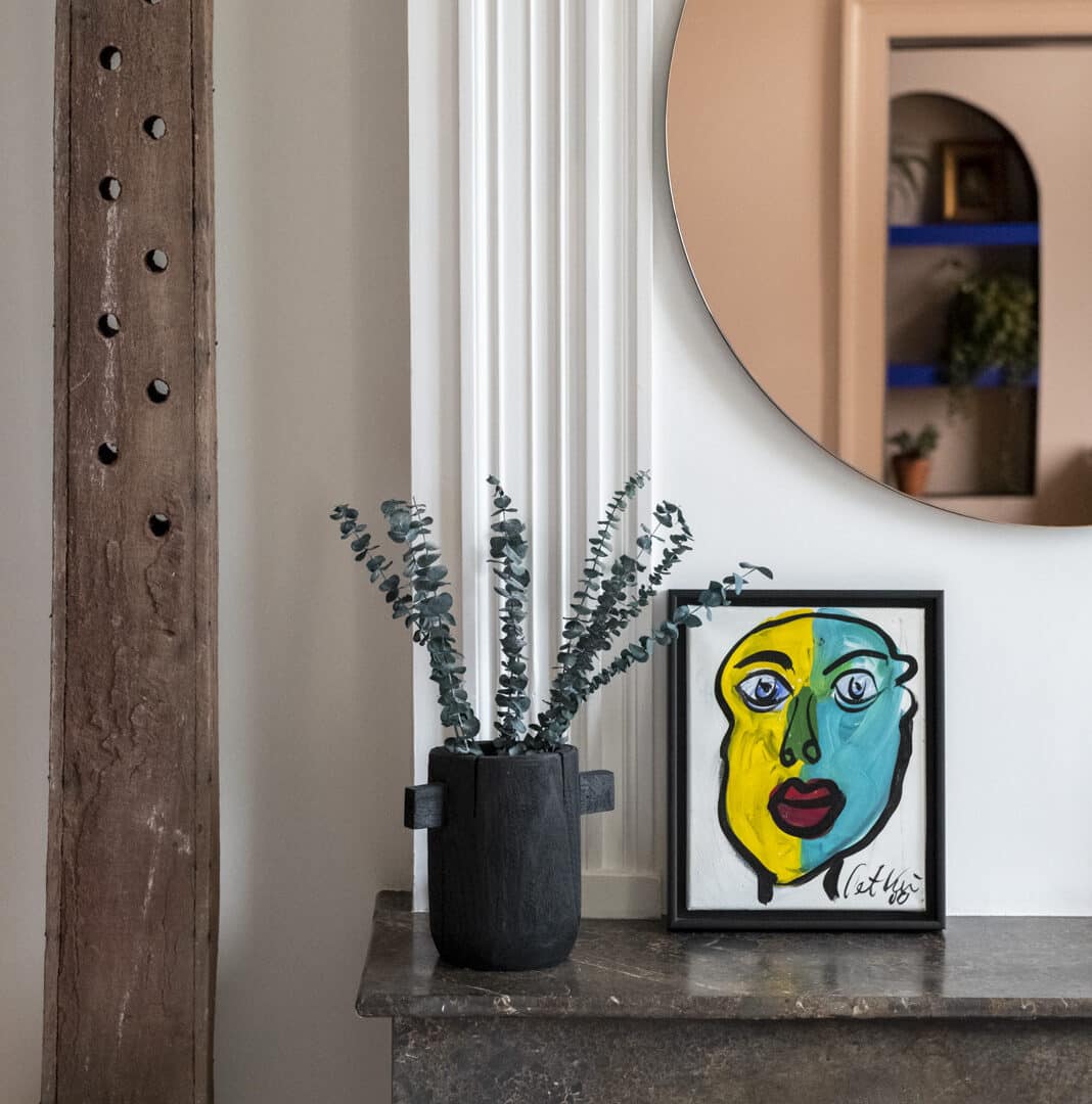 Detail: Bild, Spiegel und Pflanze