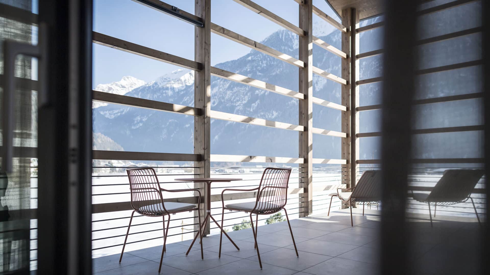 Balkon mit Sitzgelegenheiten un Blick auf die Berge in Ovinas Haus