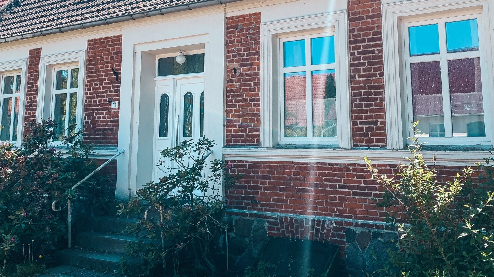 Altes Dorfhaus von außen, Eingang