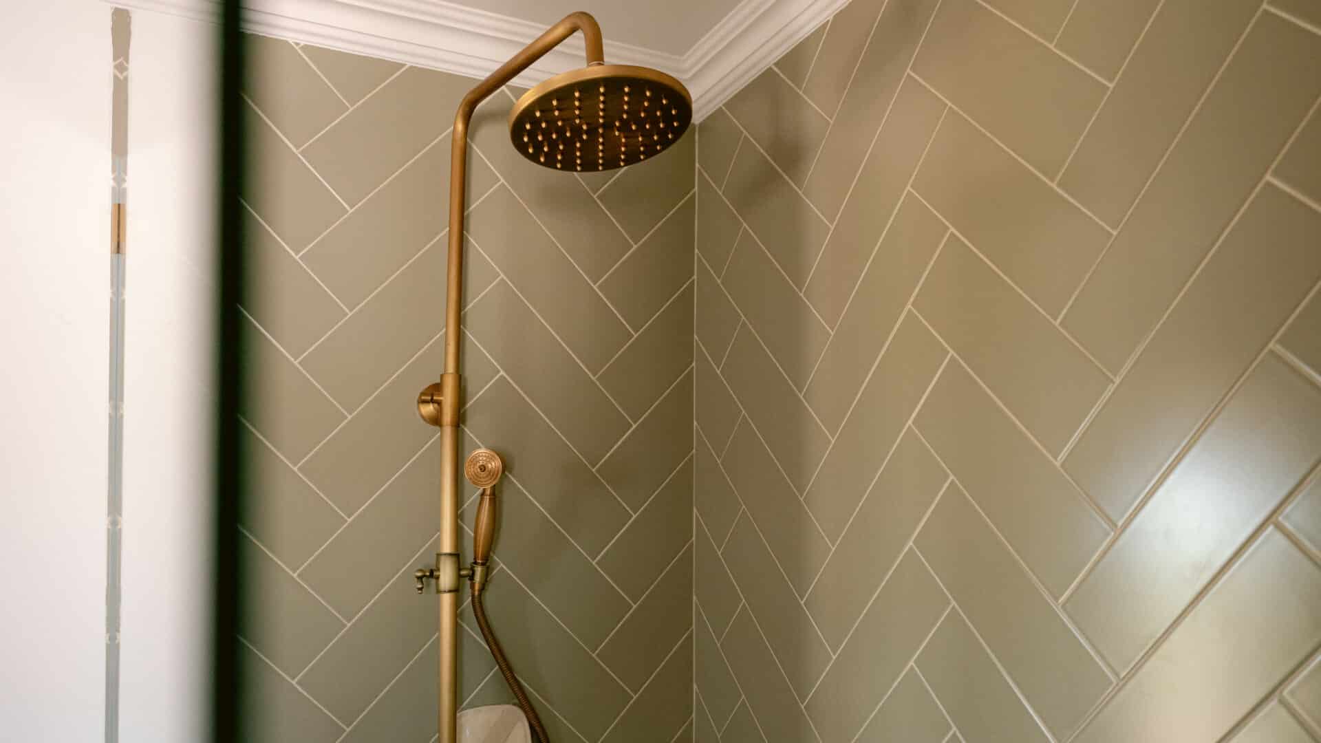 antike Dusche im Badezimmer des Hotelzimmers, Casa Quintas