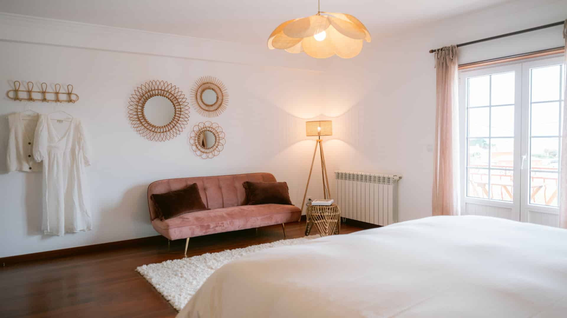 Sofa im Schlafzimmer des Hotelzimmers, Casa Quintas
