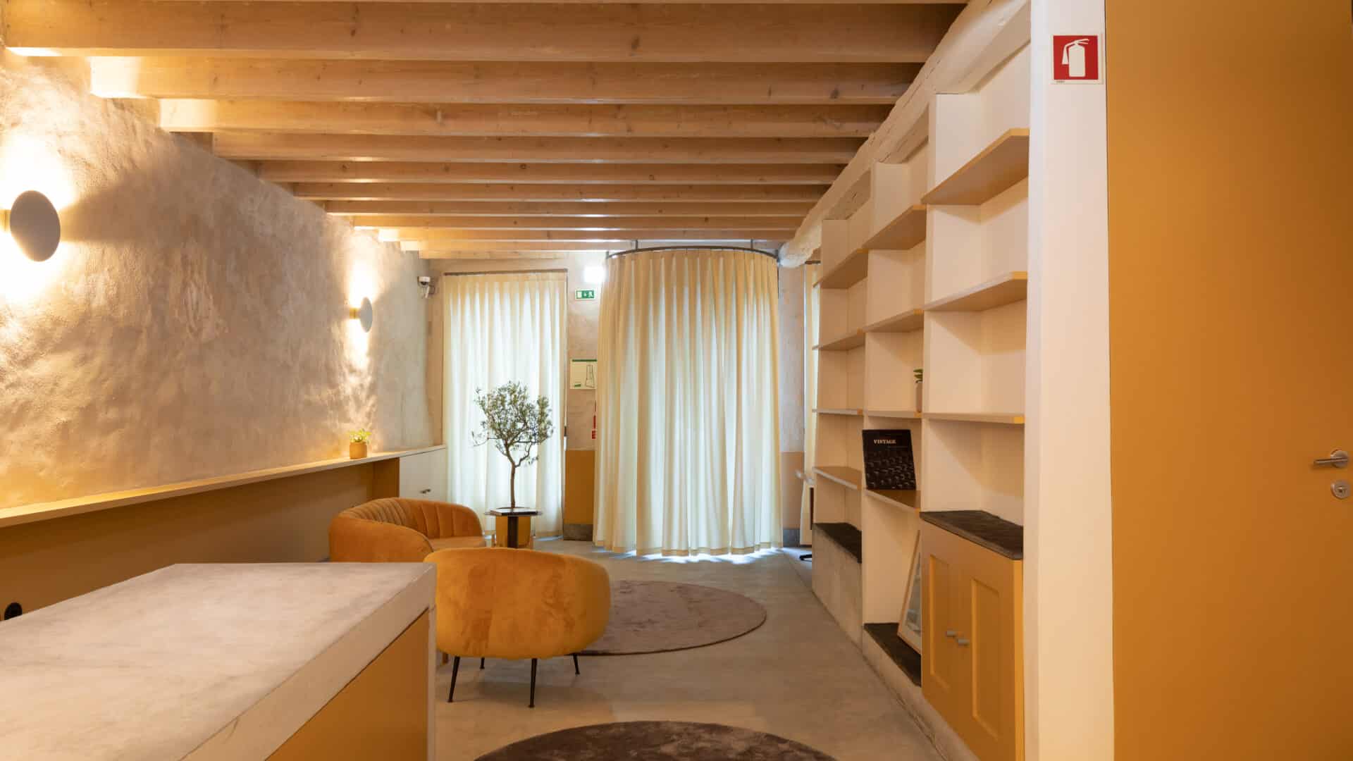 Lounge im Hotel Na Travessa Suites