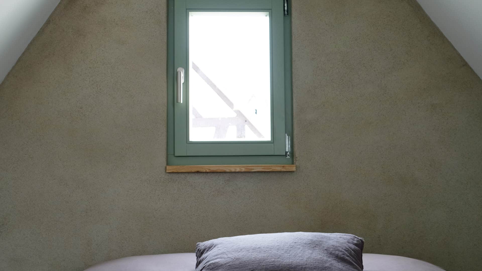 Doppelbett in der Ferienwohnung im Schockelgaul