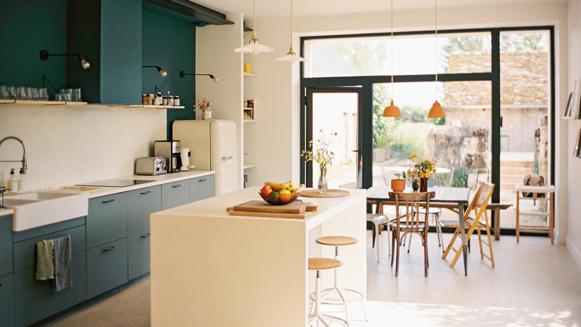 Küche und Essplatz im Maison Le Détour
