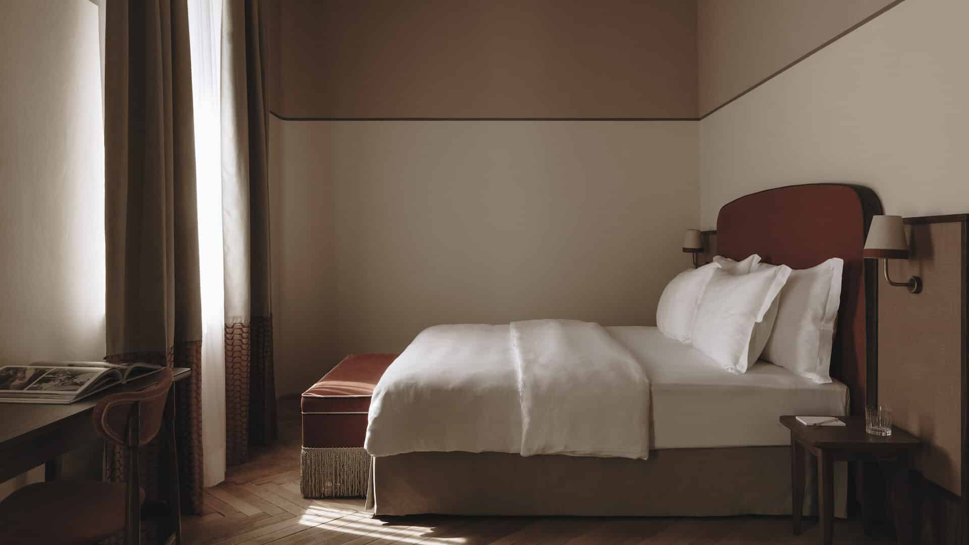 Doppelbett im Parkhotel Mondschein