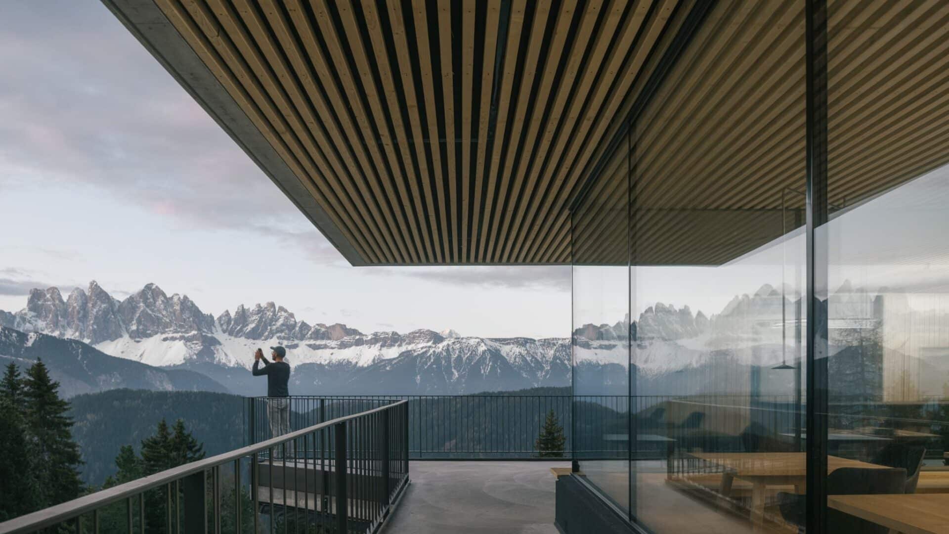 anders mountain suites, Blick auf die Dolomiten von der Terrasse