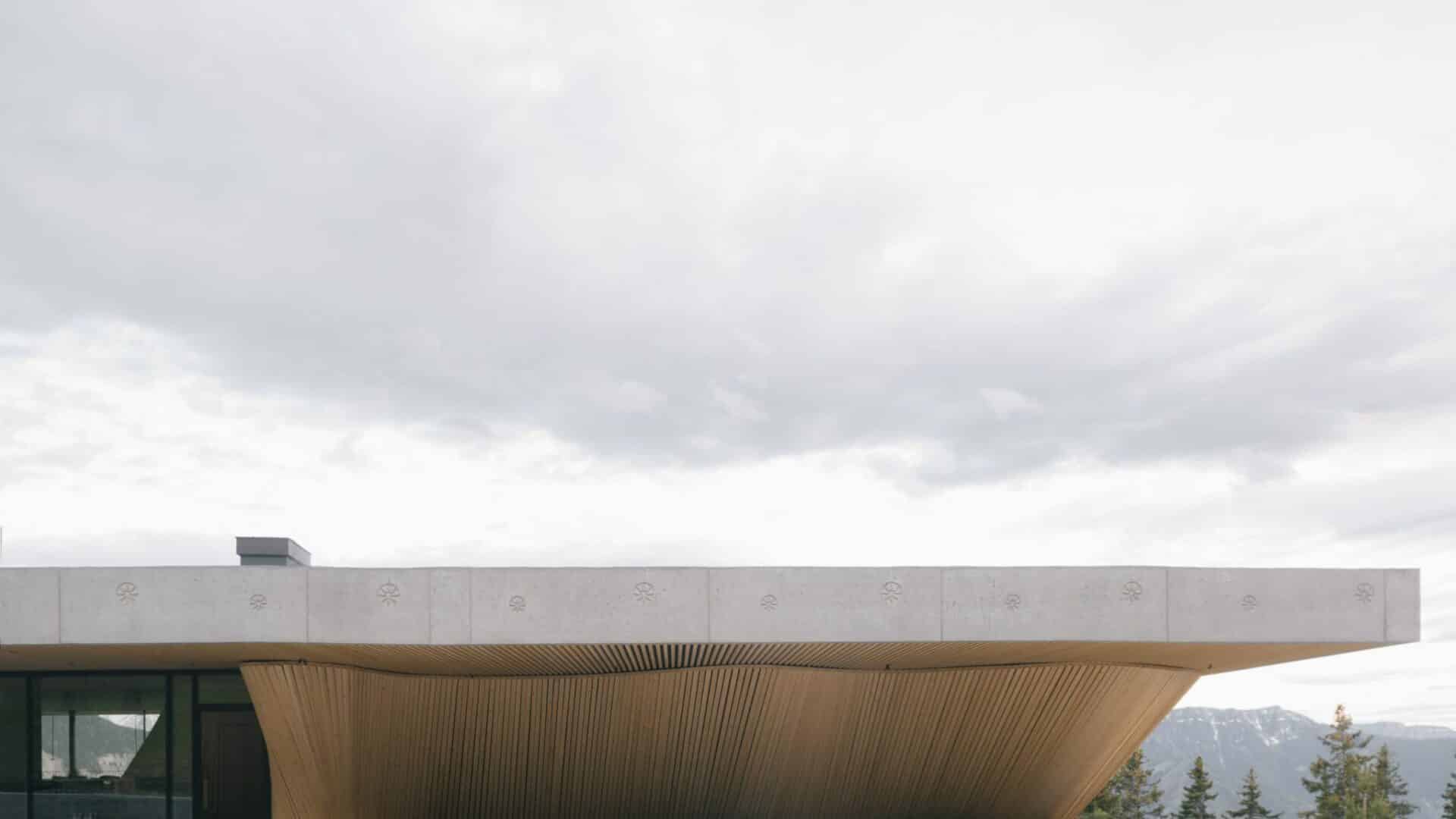 anders mountain suites, view of the facade of the house