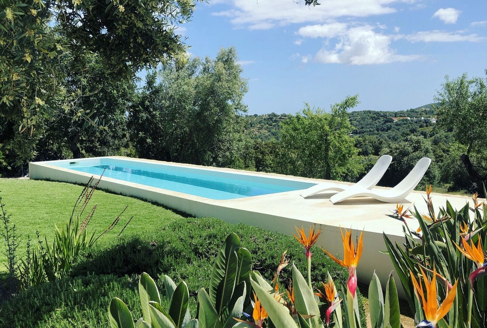 Pool im Garten der Casa Agostos