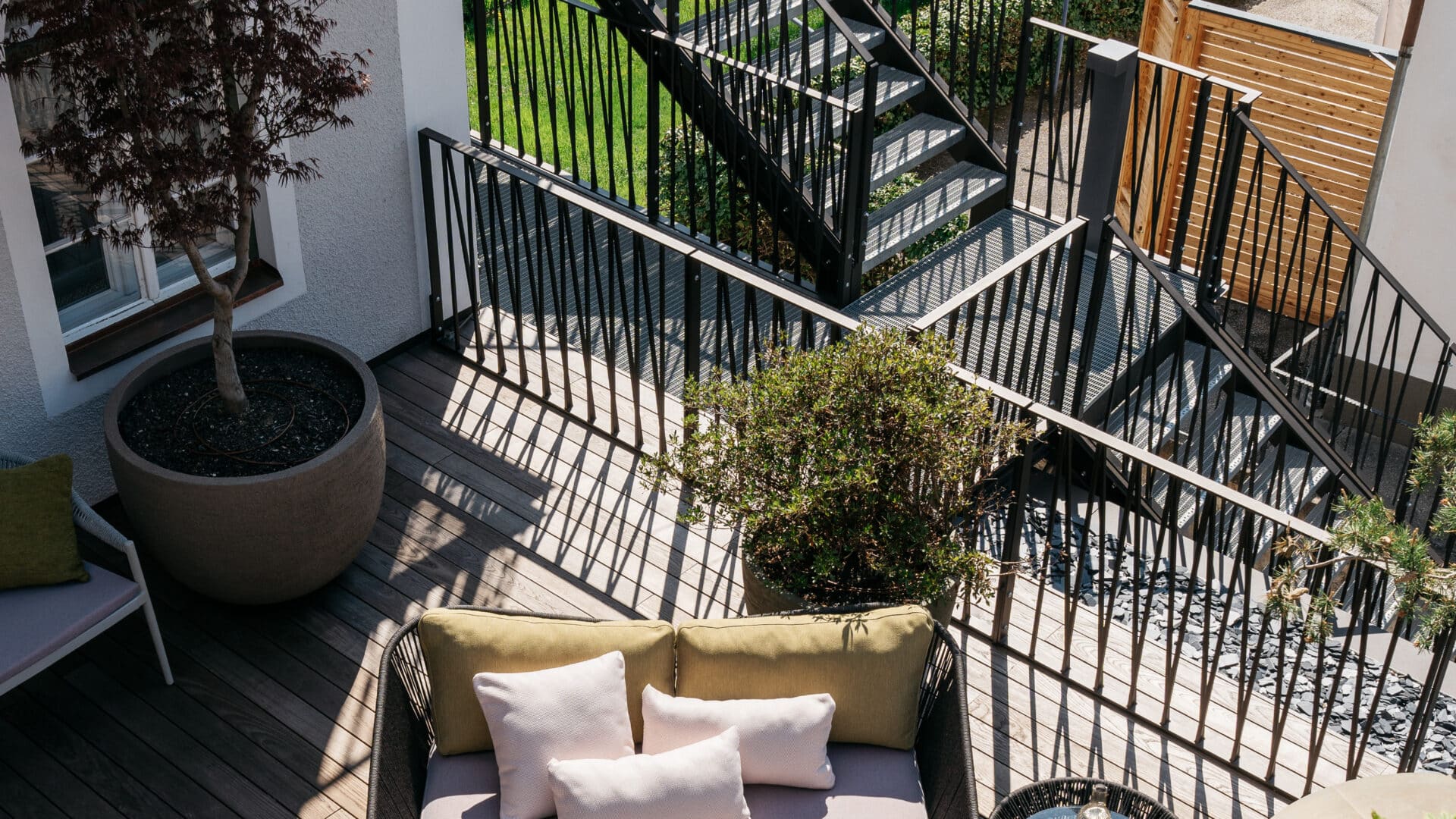Metallleitern auf der Terrasse im Refugium Lunz
